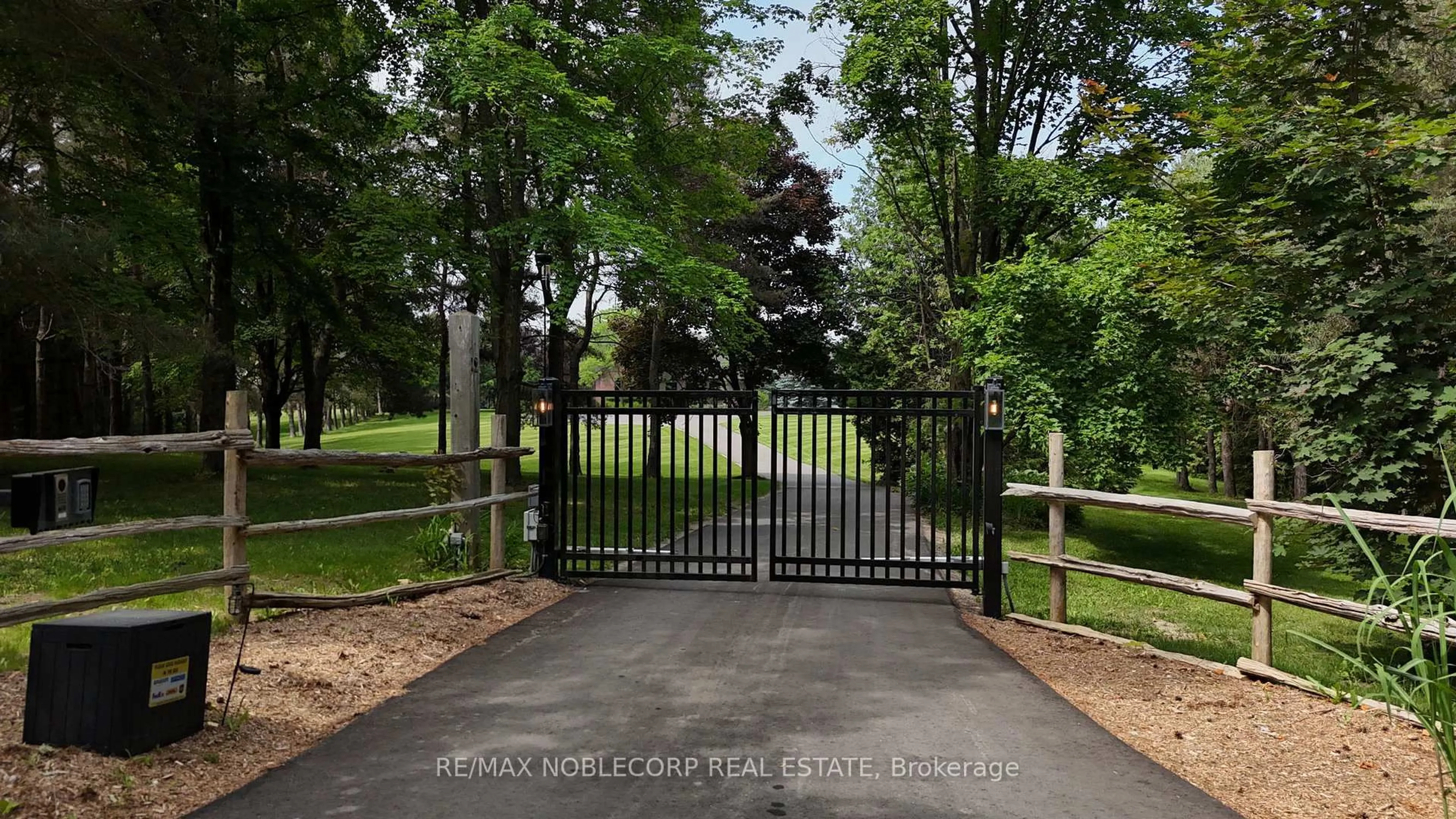 Unknown for 17088 Horseshoe Hill Rd, Caledon Ontario L7C 2N6