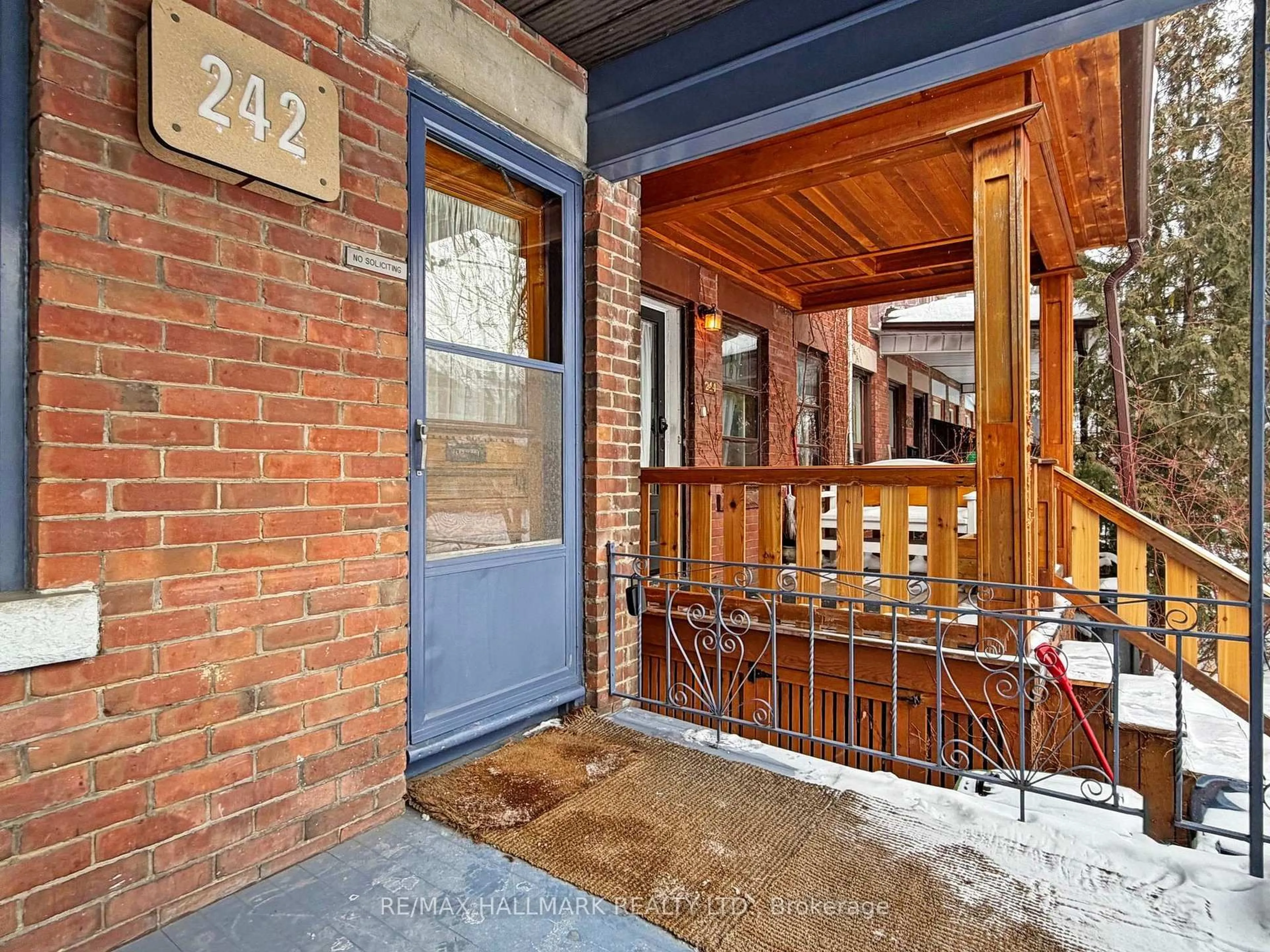 Indoor entryway for 242 Delaware Ave, Toronto Ontario M6H 2T6