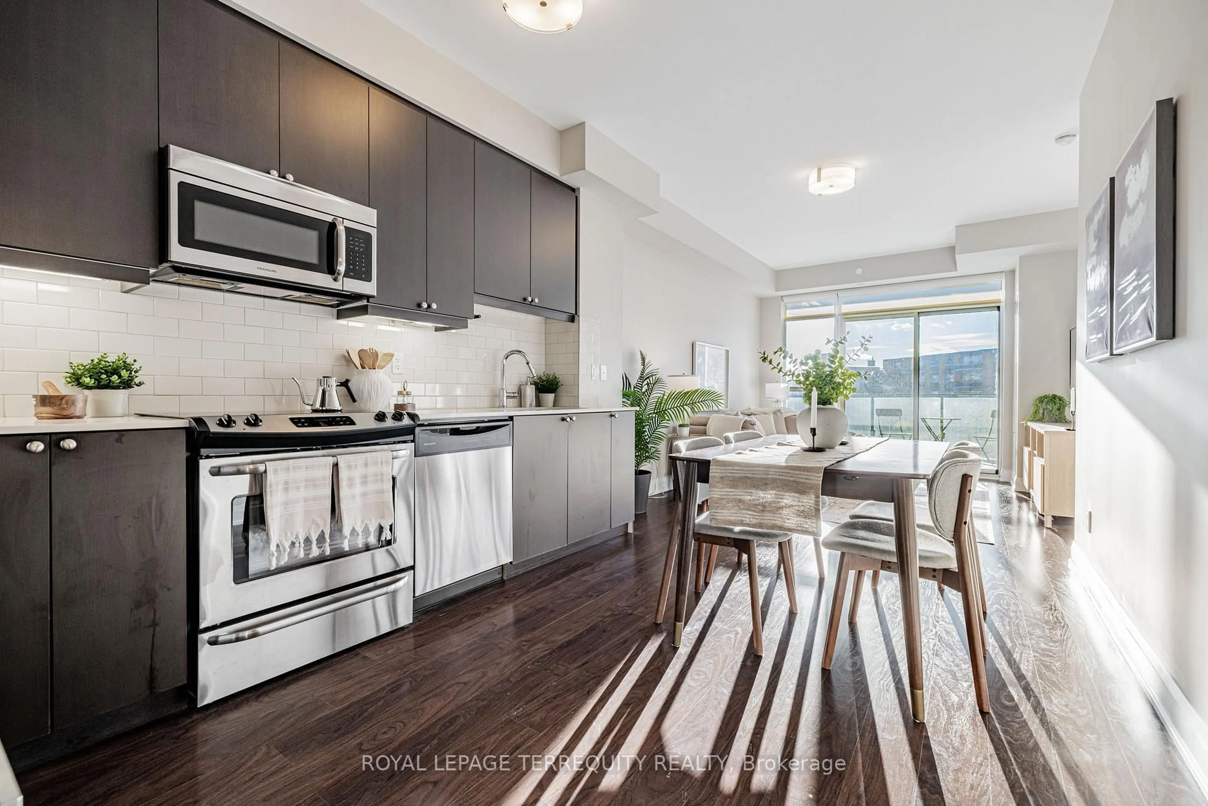 Open concept kitchen, unknown for 35 Fontenay Crt #401, Toronto Ontario M9A 0E2