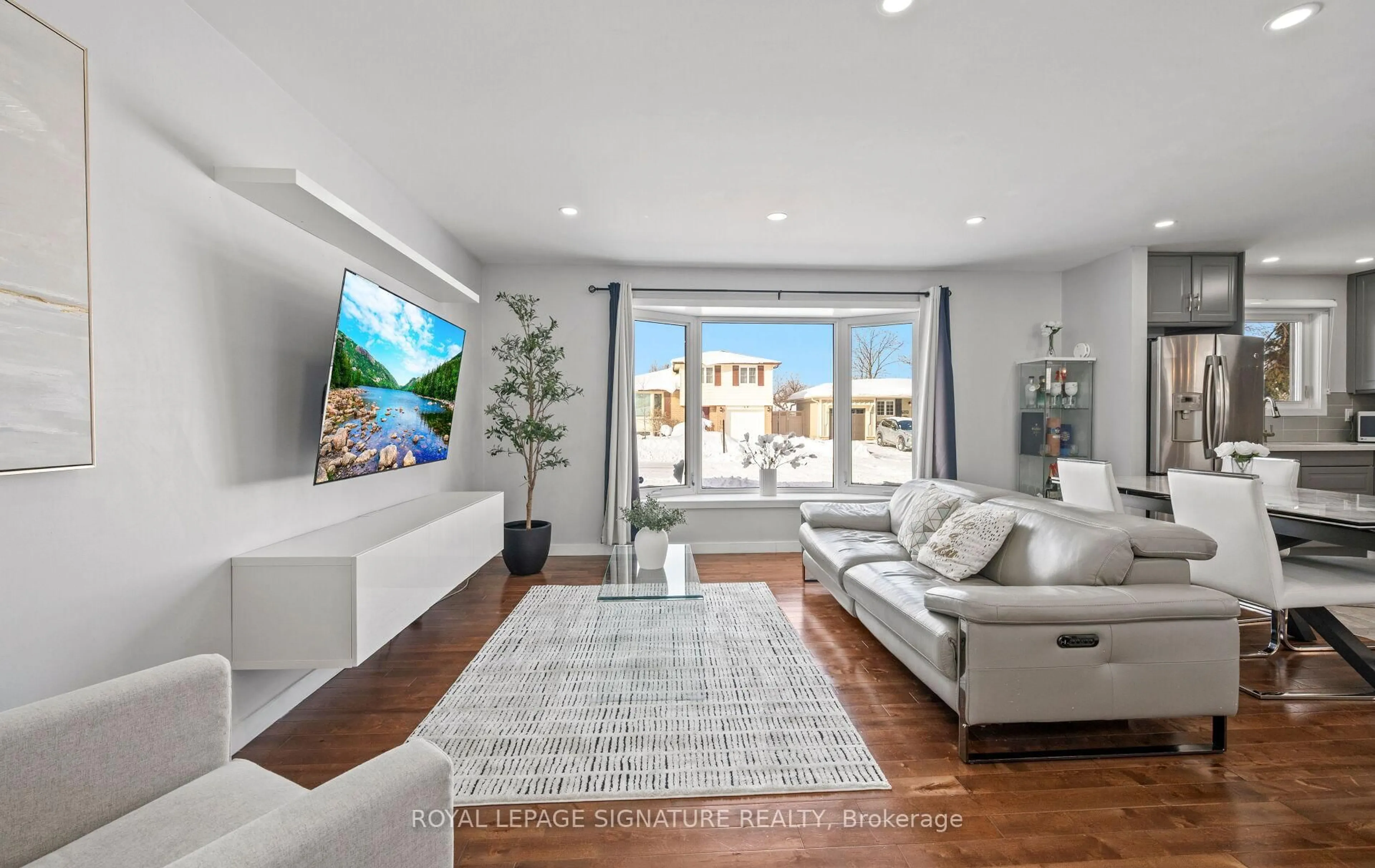 Living room with furniture, unknown for 73 Watson Cres, Brampton Ontario L6W 1E5