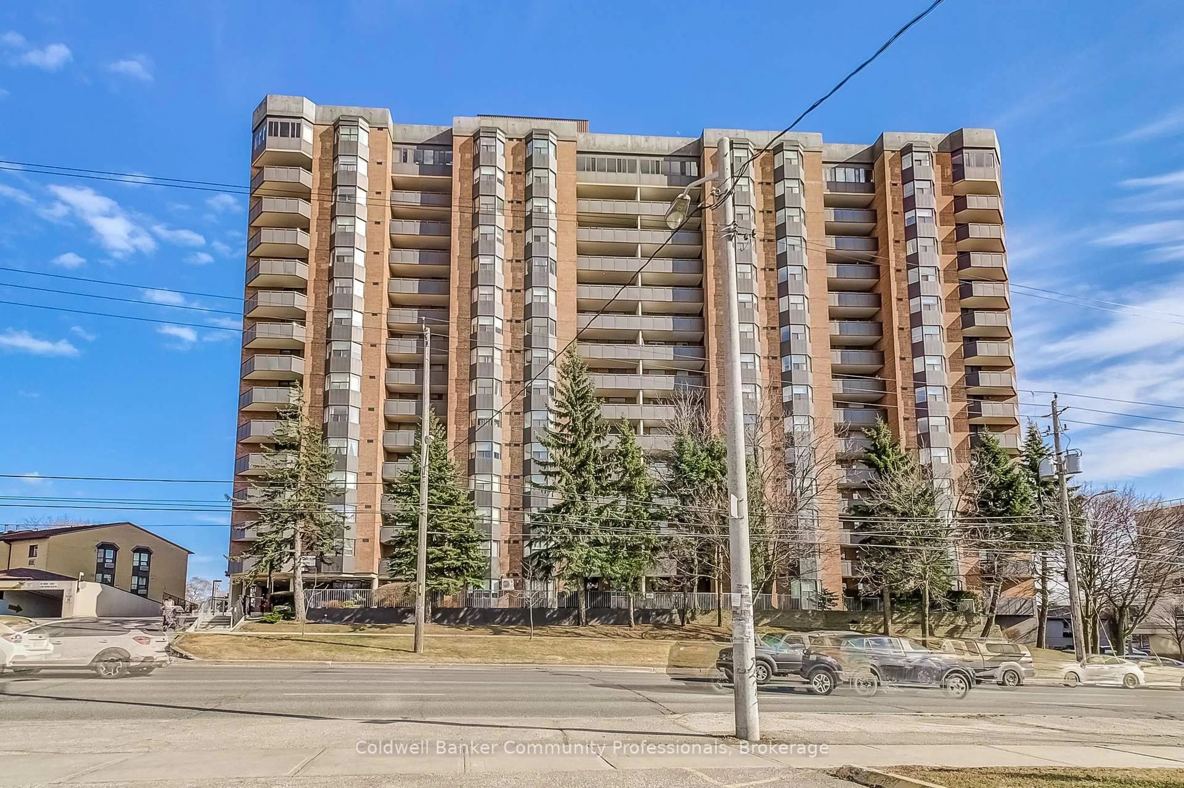 A pic from outside/outdoor area/front of a property/back of a property/a pic from drone, unknown for 3845 Lake Shore Blvd #804, Toronto Ontario M8W 4Y3