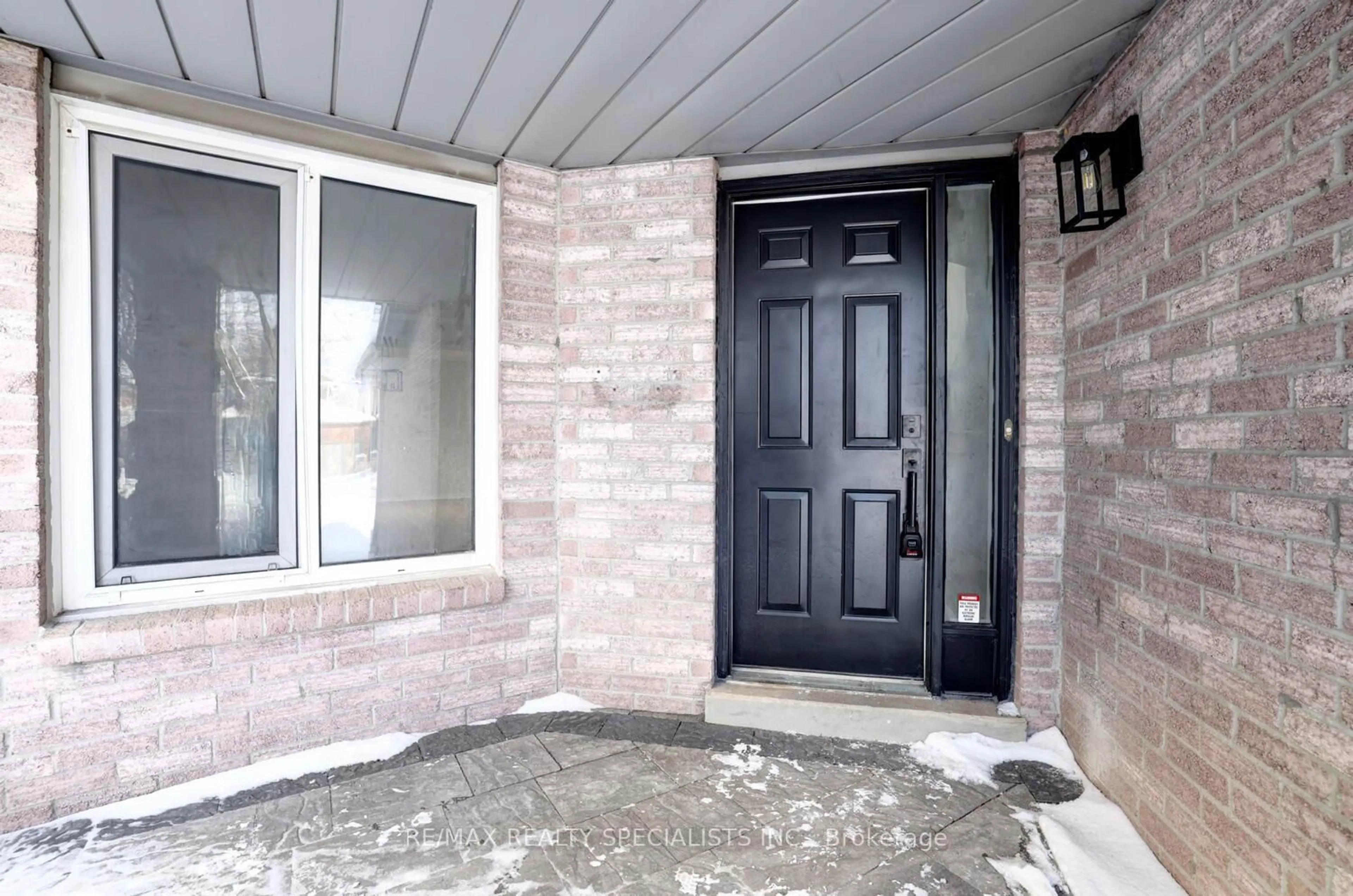 Indoor entryway for 3394 Chartrand Cres, Mississauga Ontario L5L 4C4