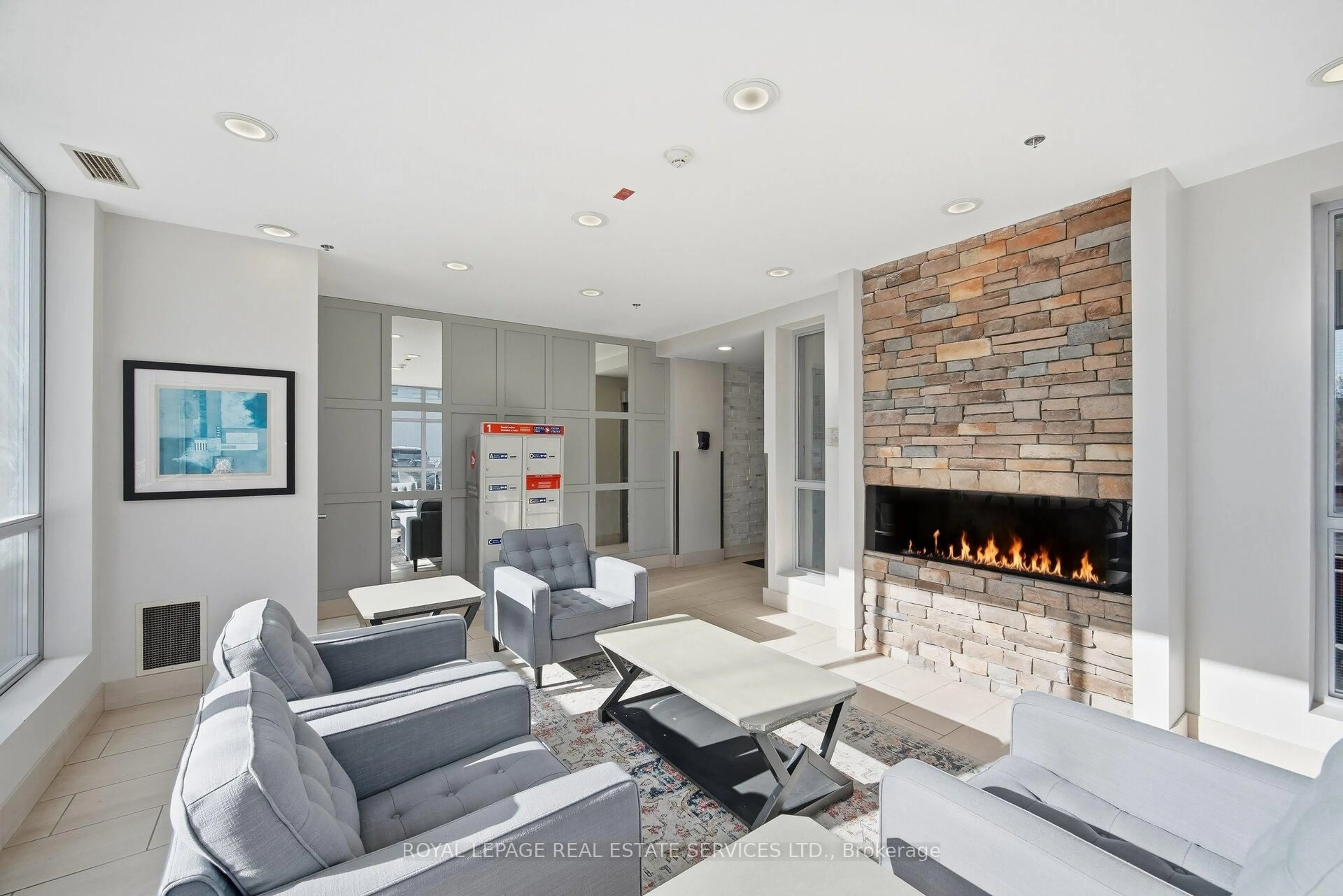 Unknown for 2464 Weston Rd #711, Toronto Ontario M9N 0A2