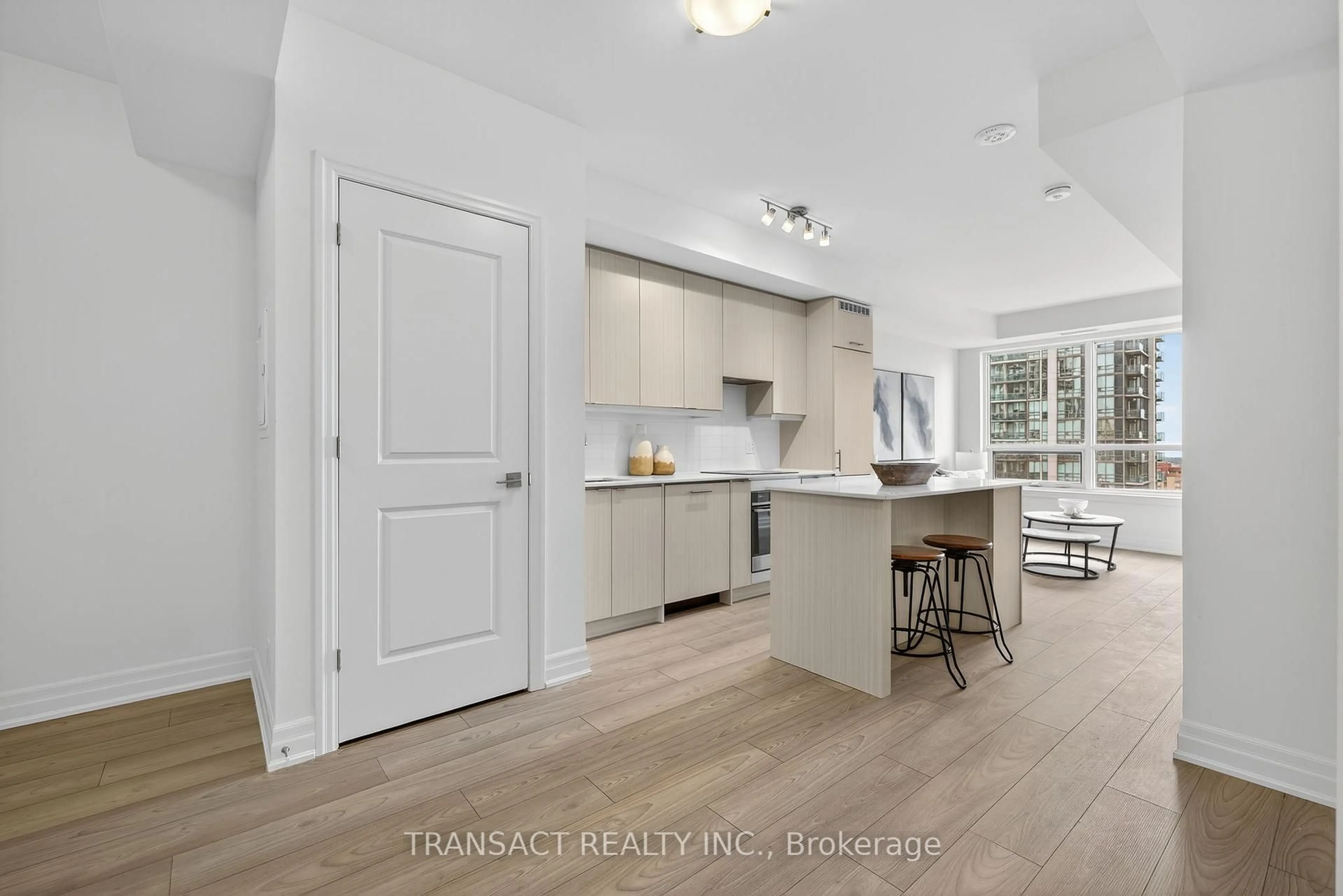 Open concept kitchen, unknown for 36 Elm Dr #1706, Mississauga Ontario L5B 0N3