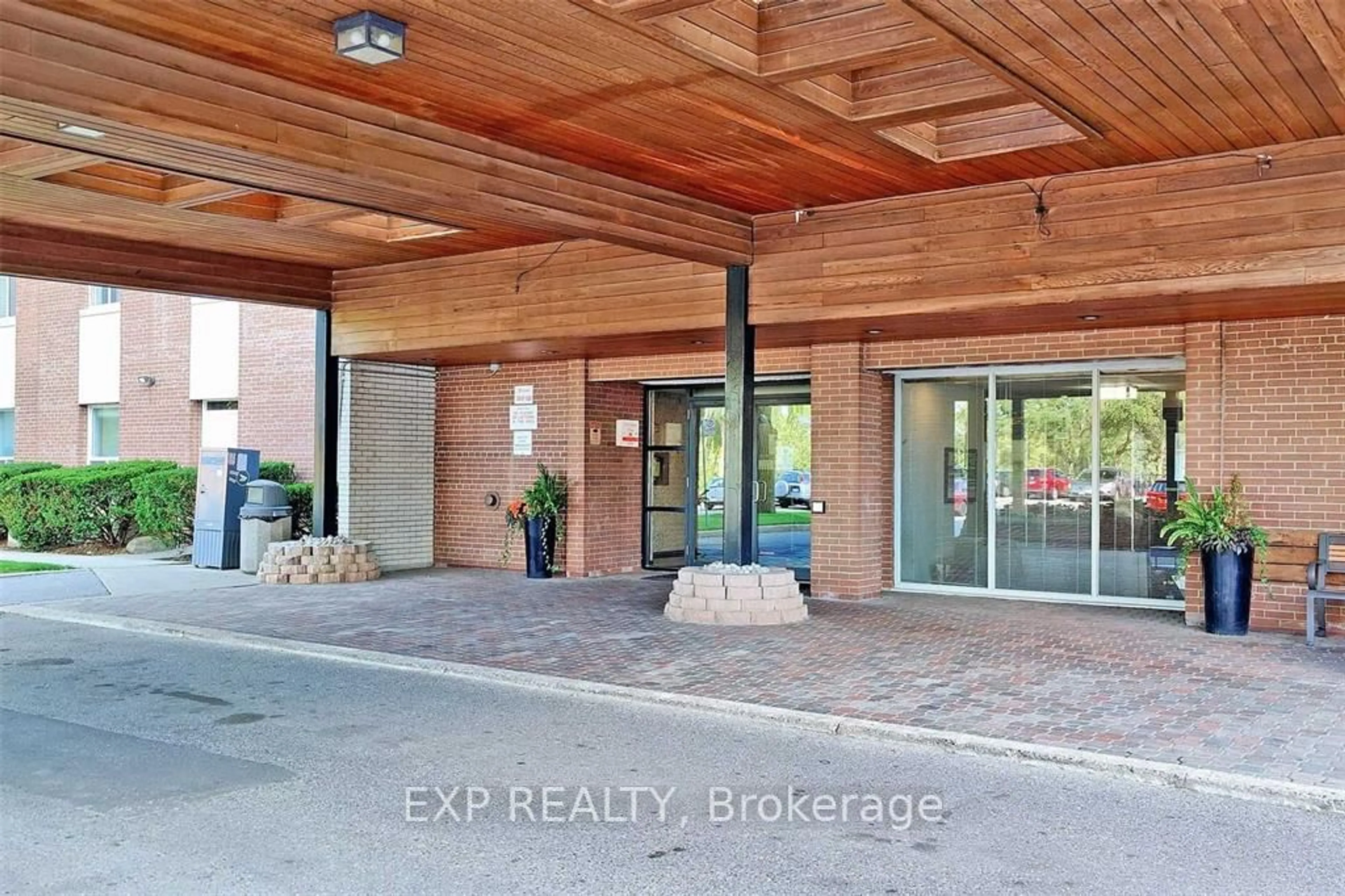 Unknown for 1660 Bloor St #208, Mississauga Ontario L4X 1R9