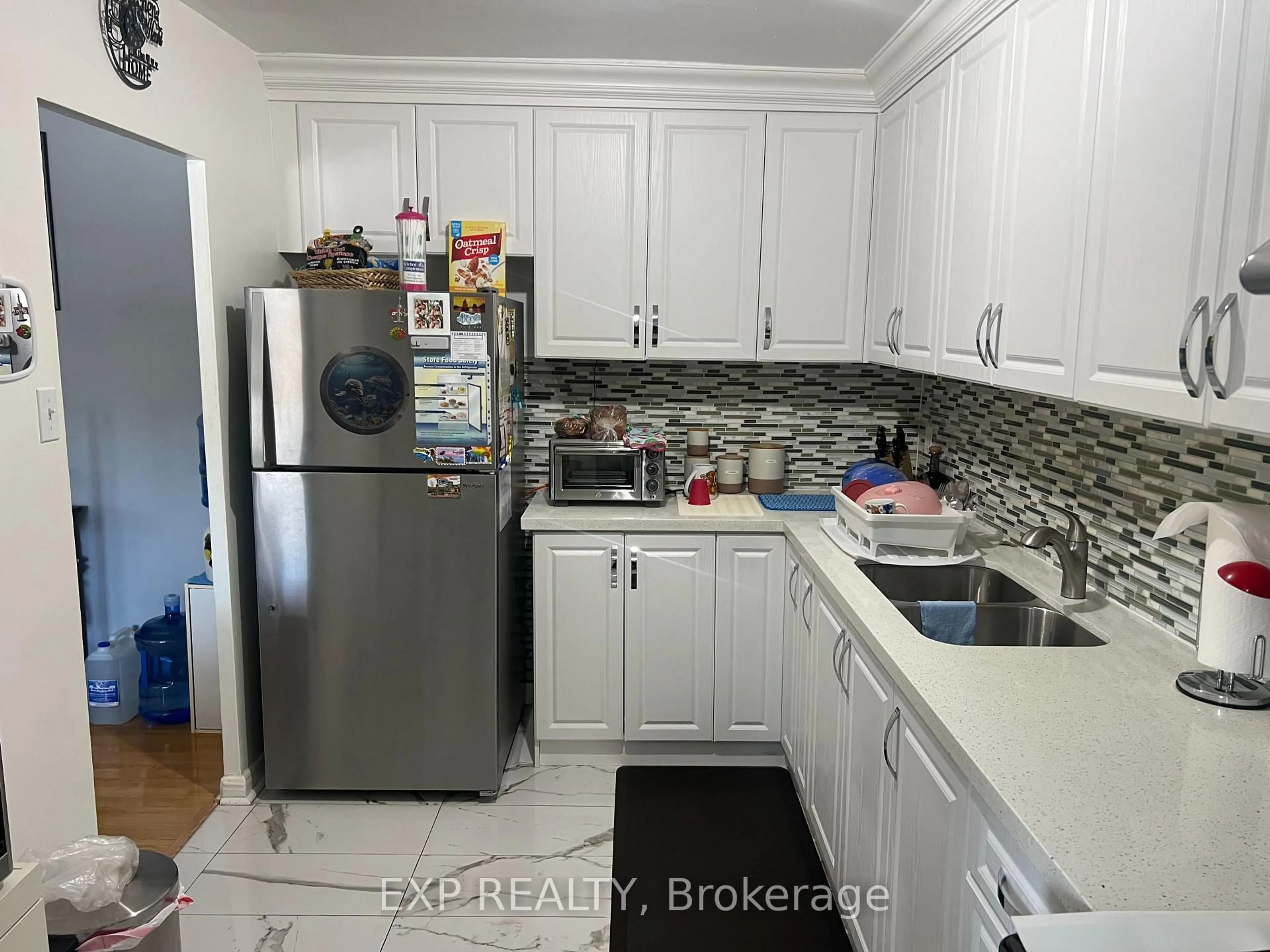Standard kitchen, unknown for 1660 Bloor St #208, Mississauga Ontario L4X 1R9