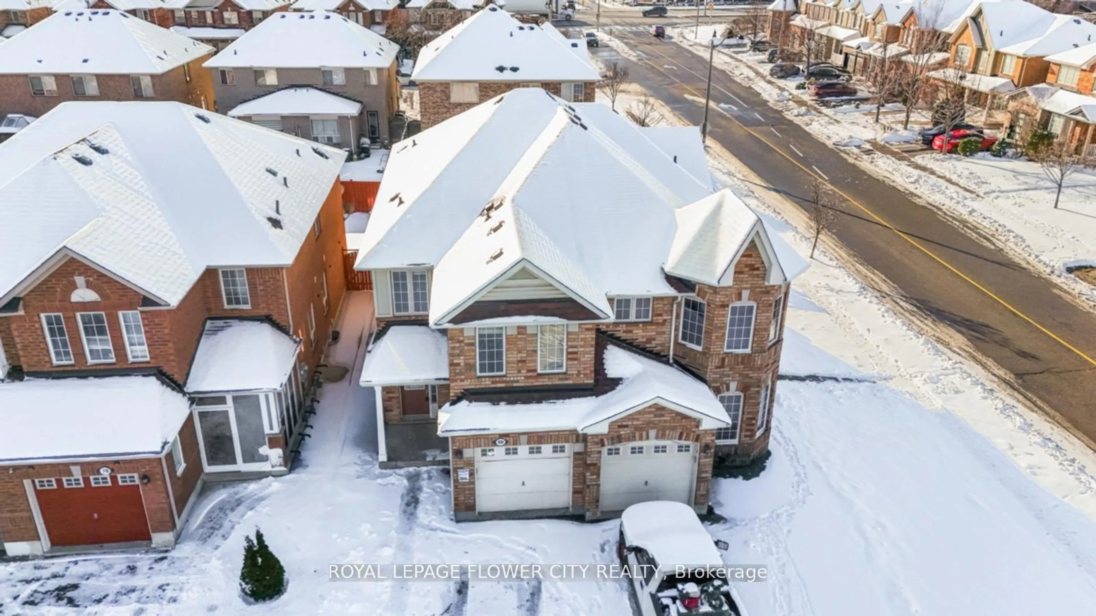A pic from outside/outdoor area/front of a property/back of a property/a pic from drone, street for 80 Dwyer Dr, Brampton Ontario L6S 0B1