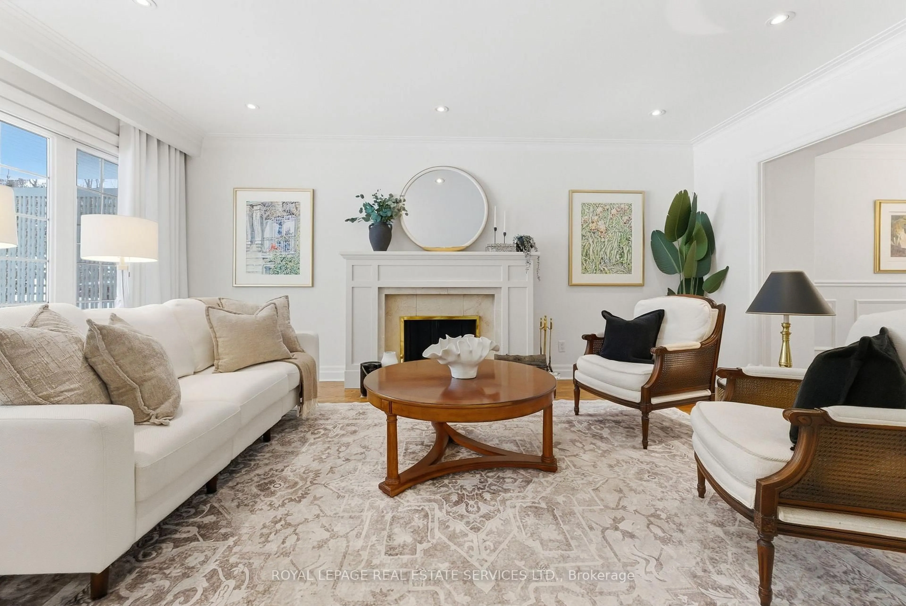 Living room with furniture, unknown for 17 Elstree Rd, Toronto Ontario M9A 3Y9