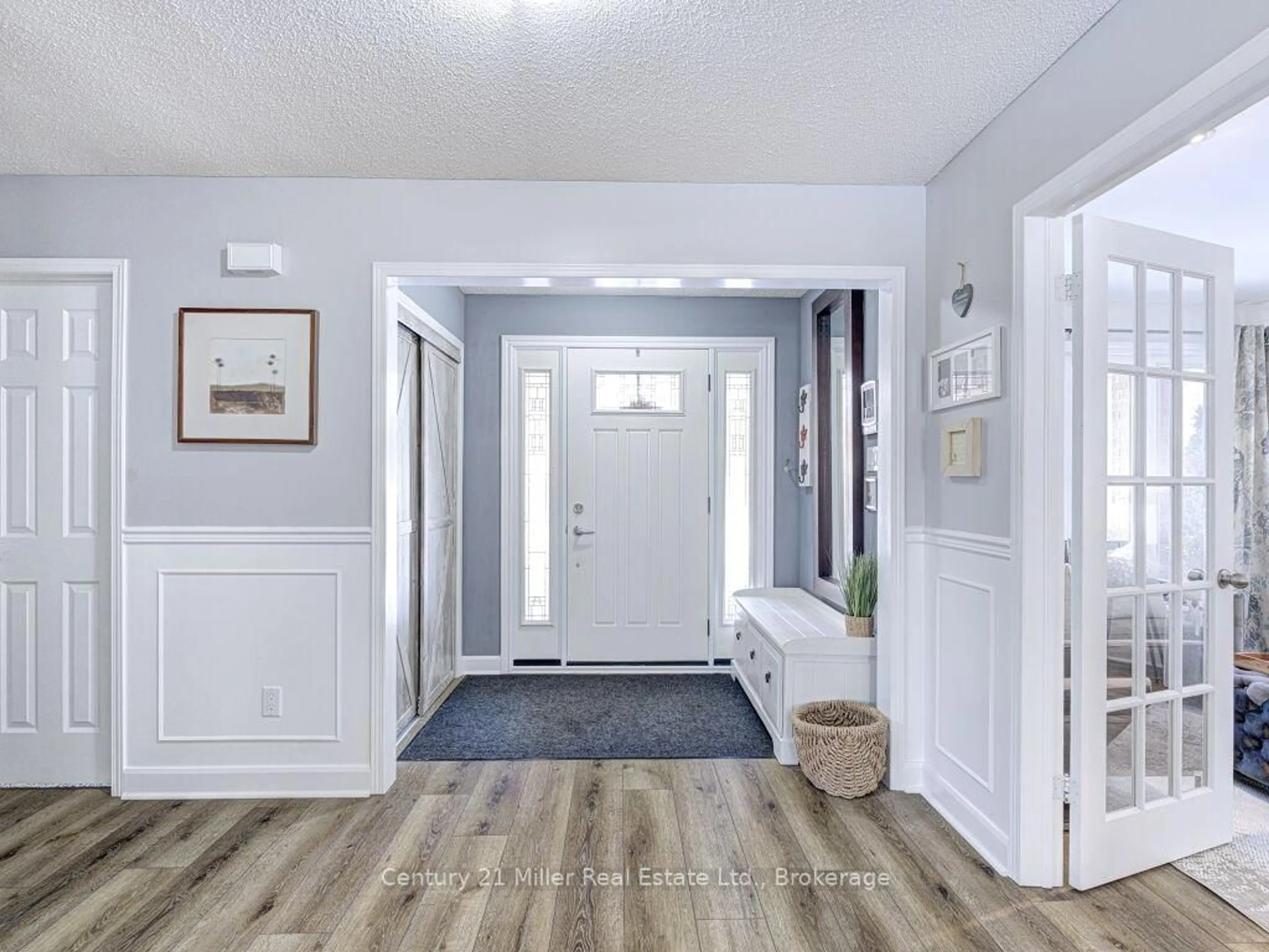 Indoor entryway for 1476 Mayors Manr, Oakville Ontario L6M 3B1