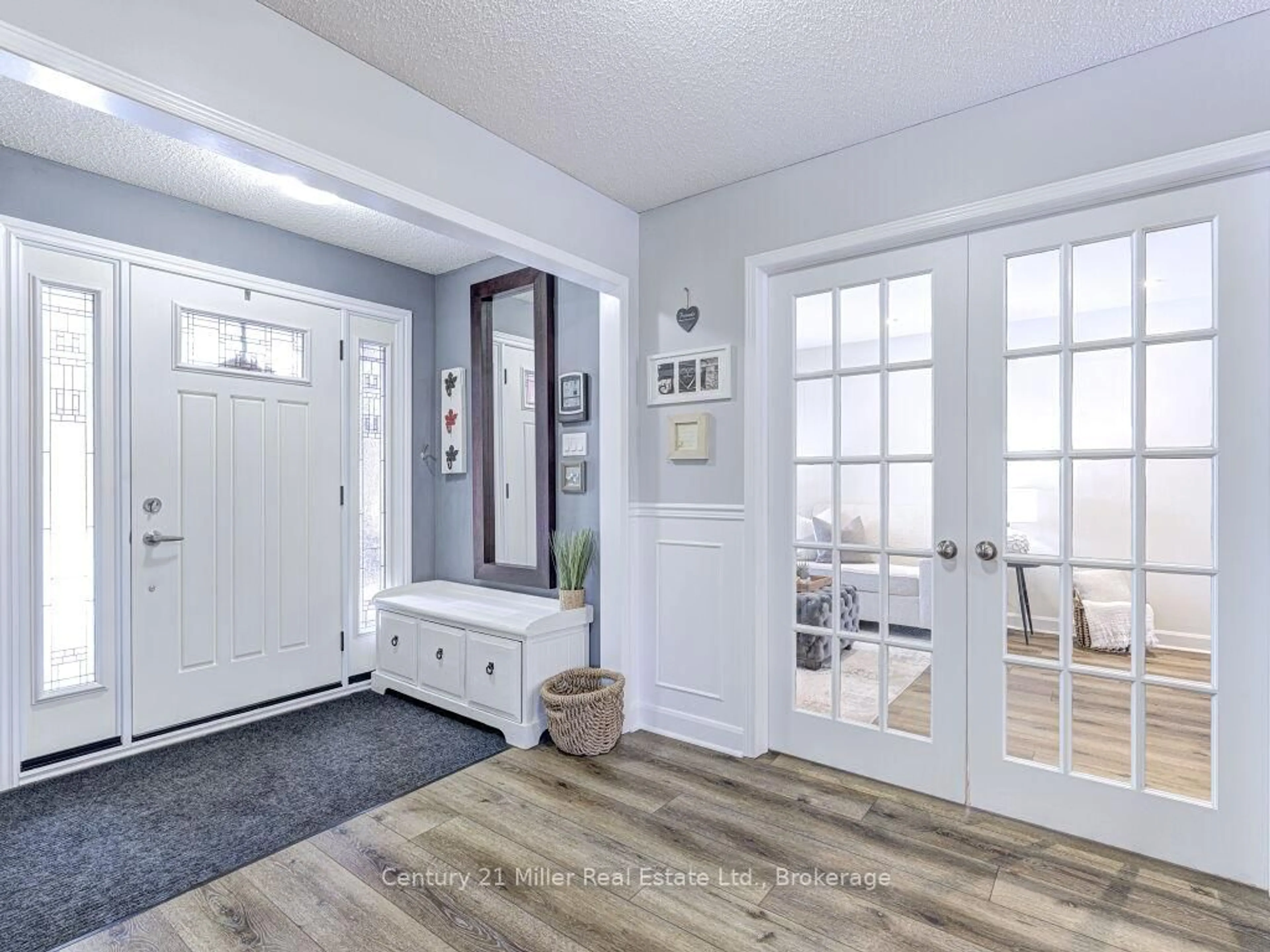 Indoor entryway for 1476 Mayors Manr, Oakville Ontario L6M 3B1