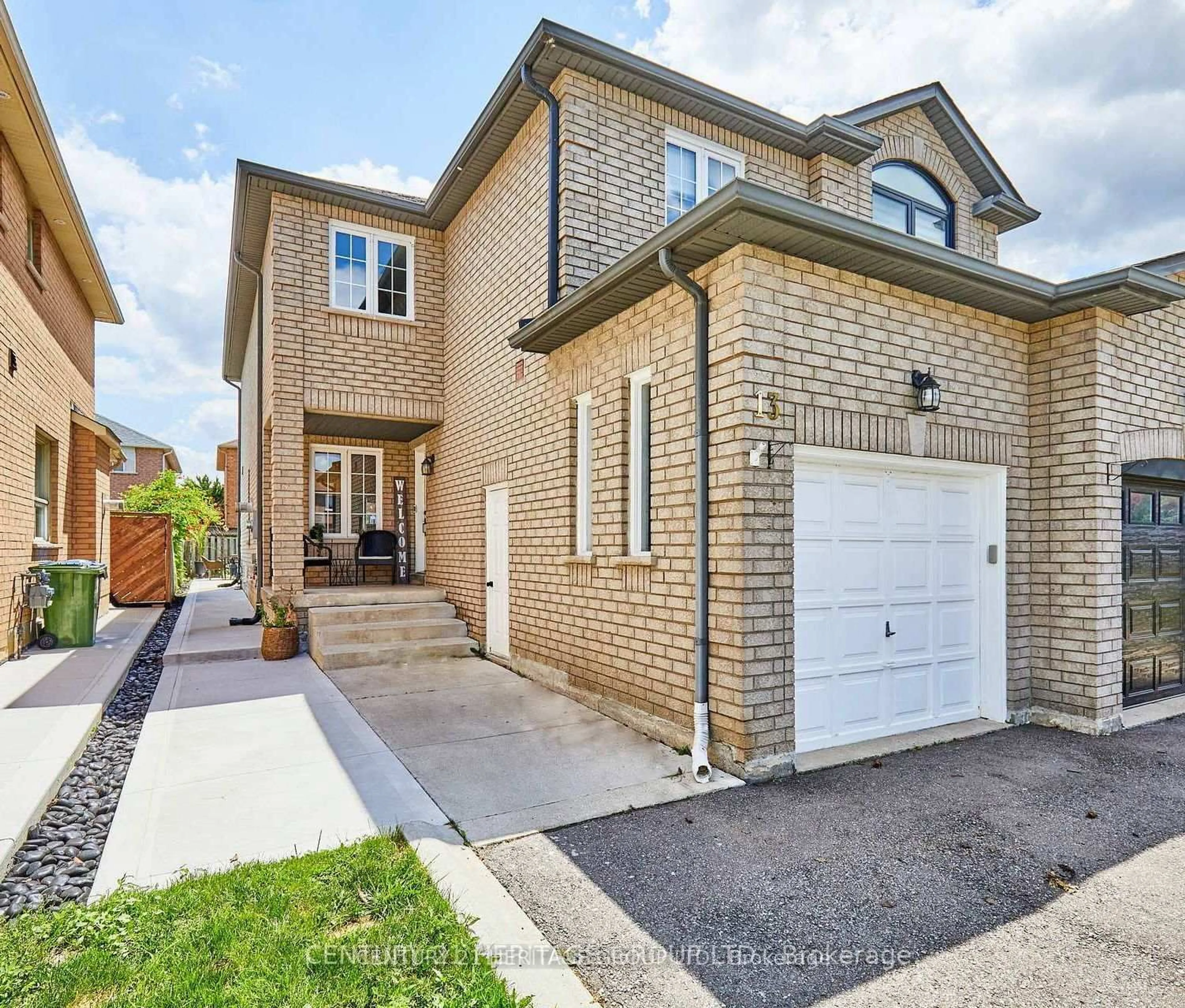 Home with brick exterior material, street for 13 Carriage House Rd, Caledon Ontario L7E 2H8