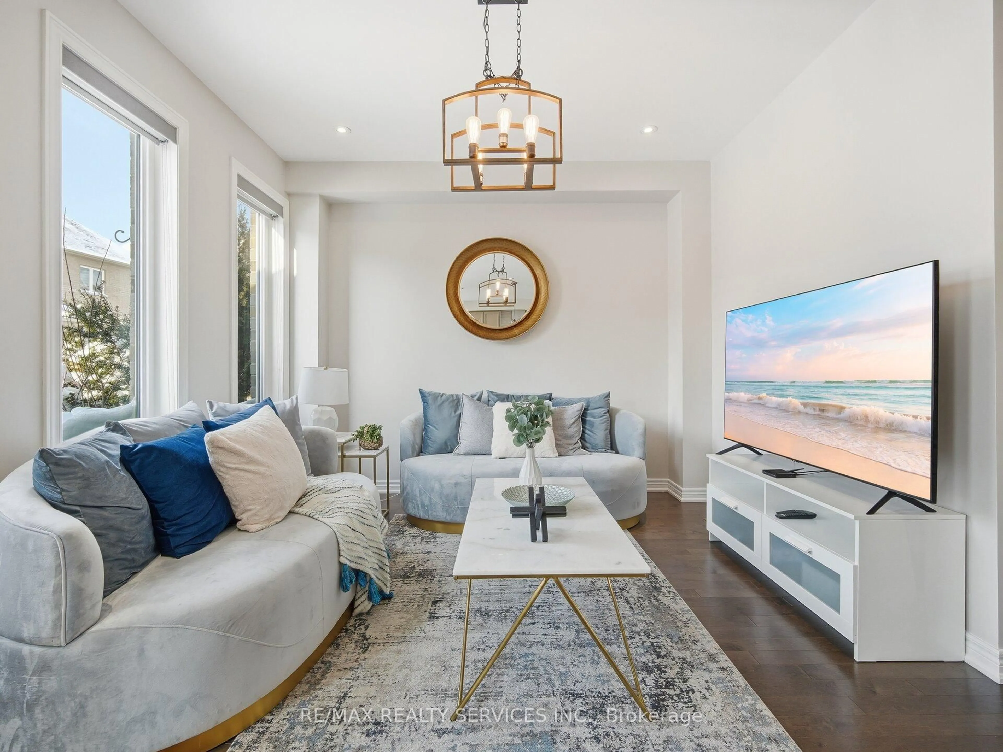 Living room with furniture, unknown for 26 Yellow Sorrel Rd, Brampton Ontario L6R 3V7