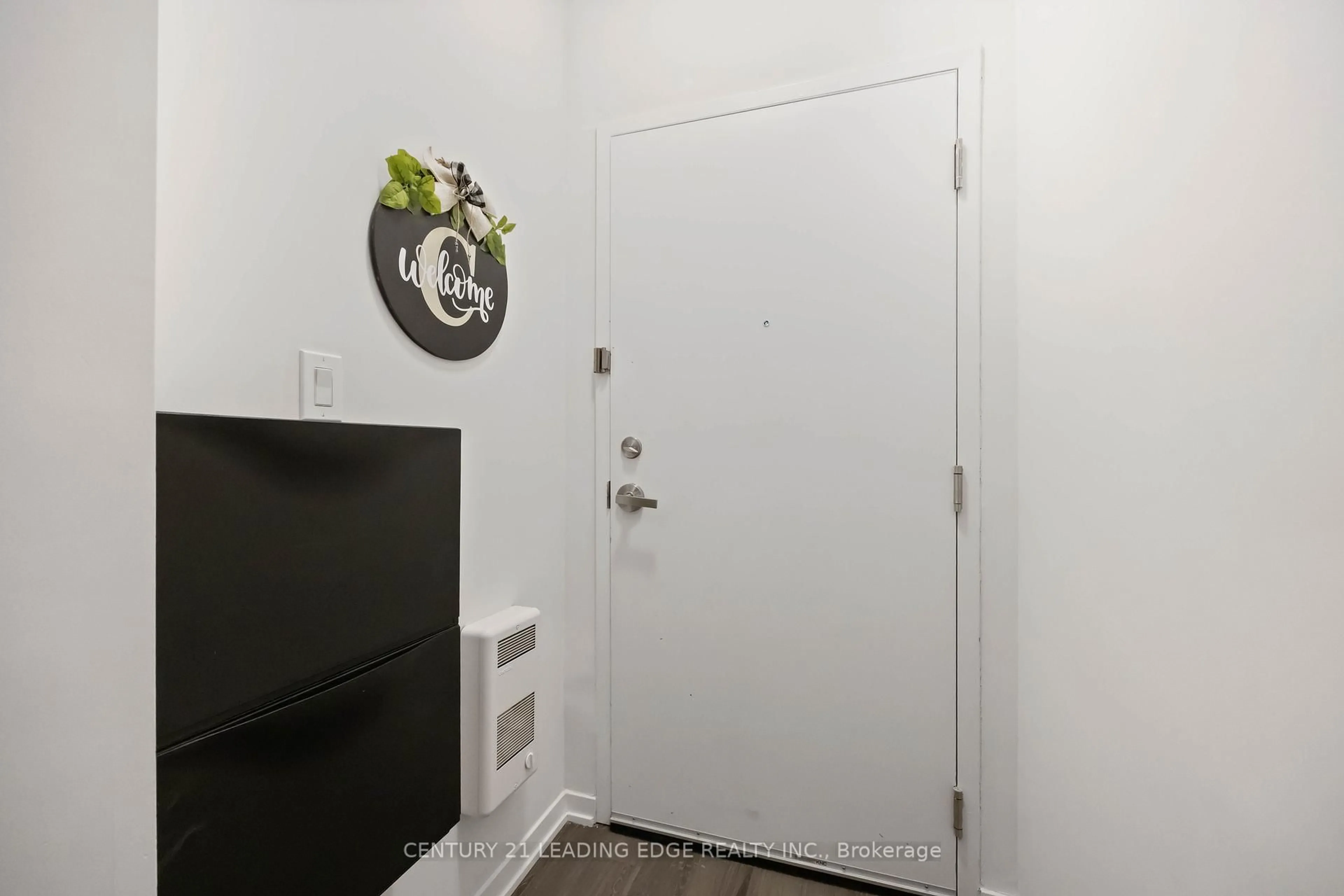 Indoor entryway for 20 Lloyd Janes Lane #171, Toronto Ontario M8V 0J5