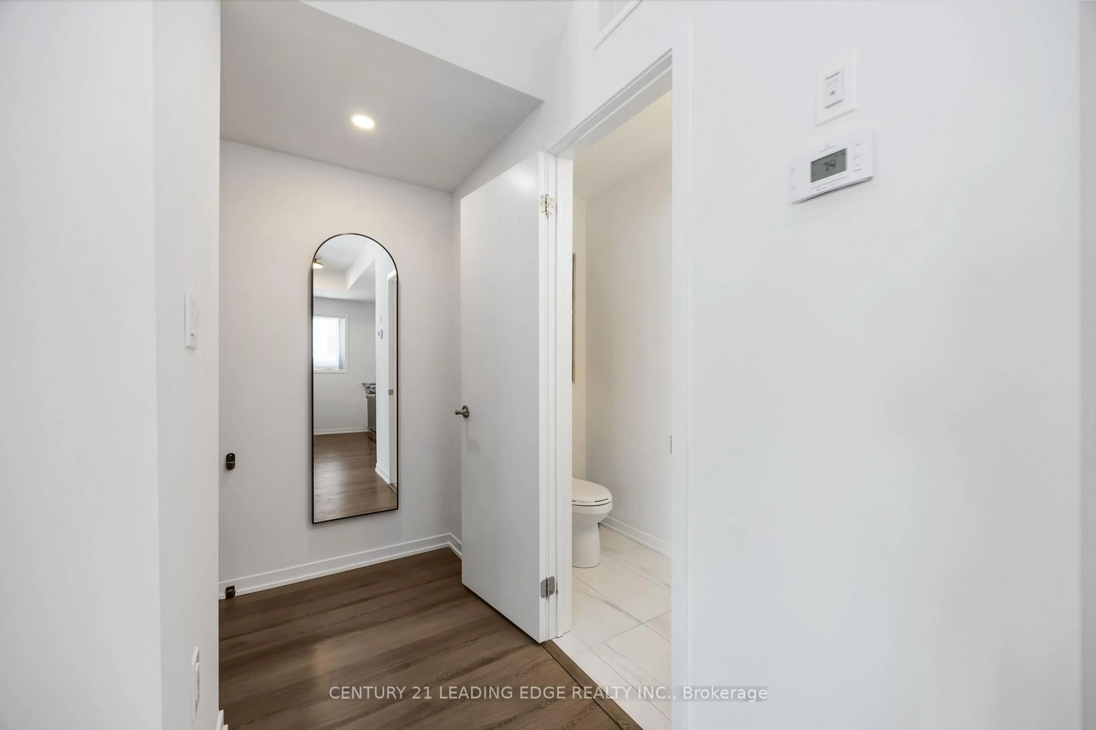 Indoor entryway for 20 Lloyd Janes Lane #171, Toronto Ontario M8V 0J5