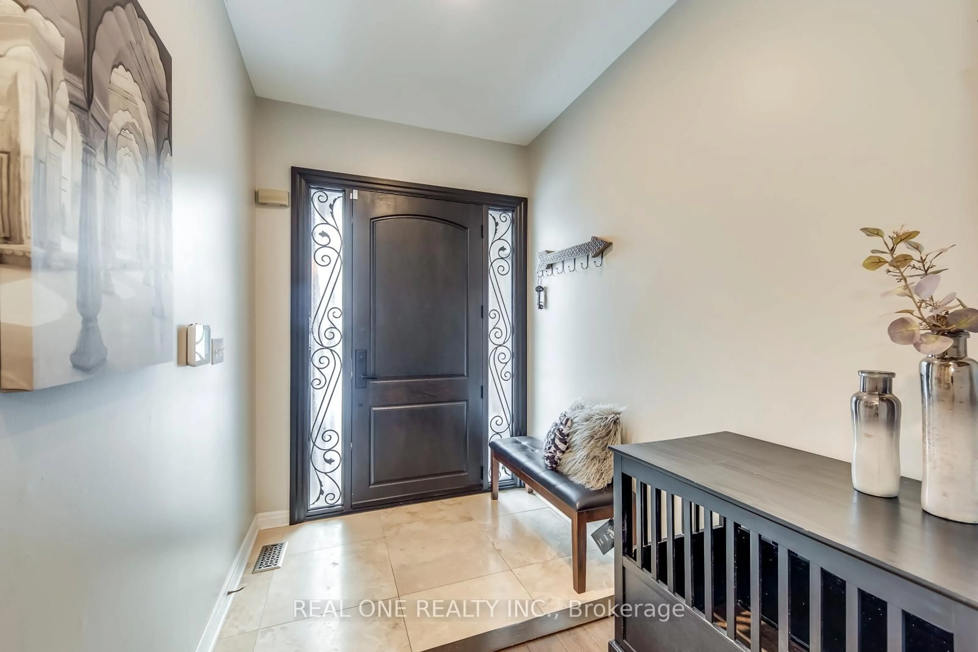 Indoor entryway for 1247 Agram Dr, Oakville Ontario L6H 7P1
