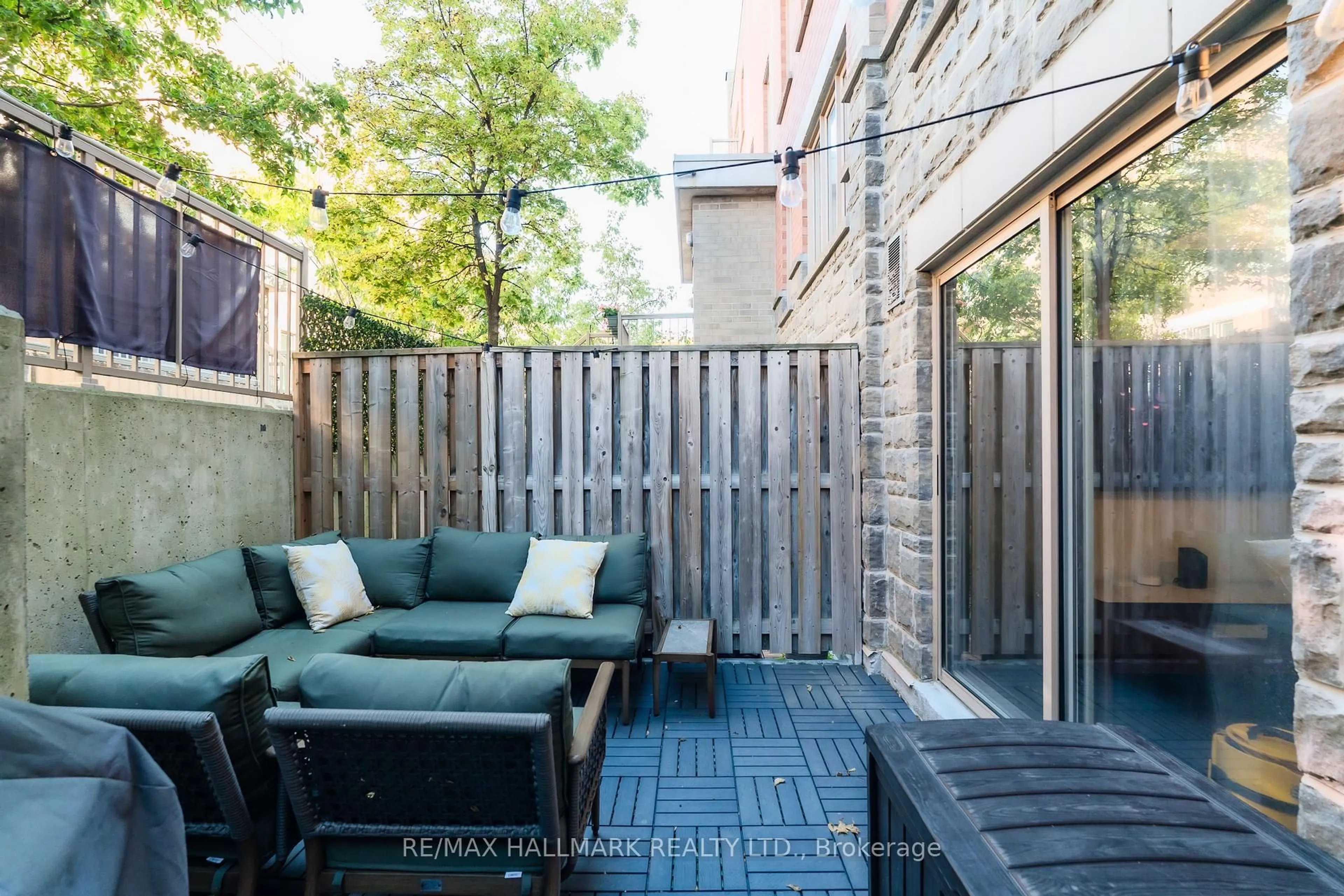Patio, street for 20 Foundry Ave #113, Toronto Ontario M6H 4L1