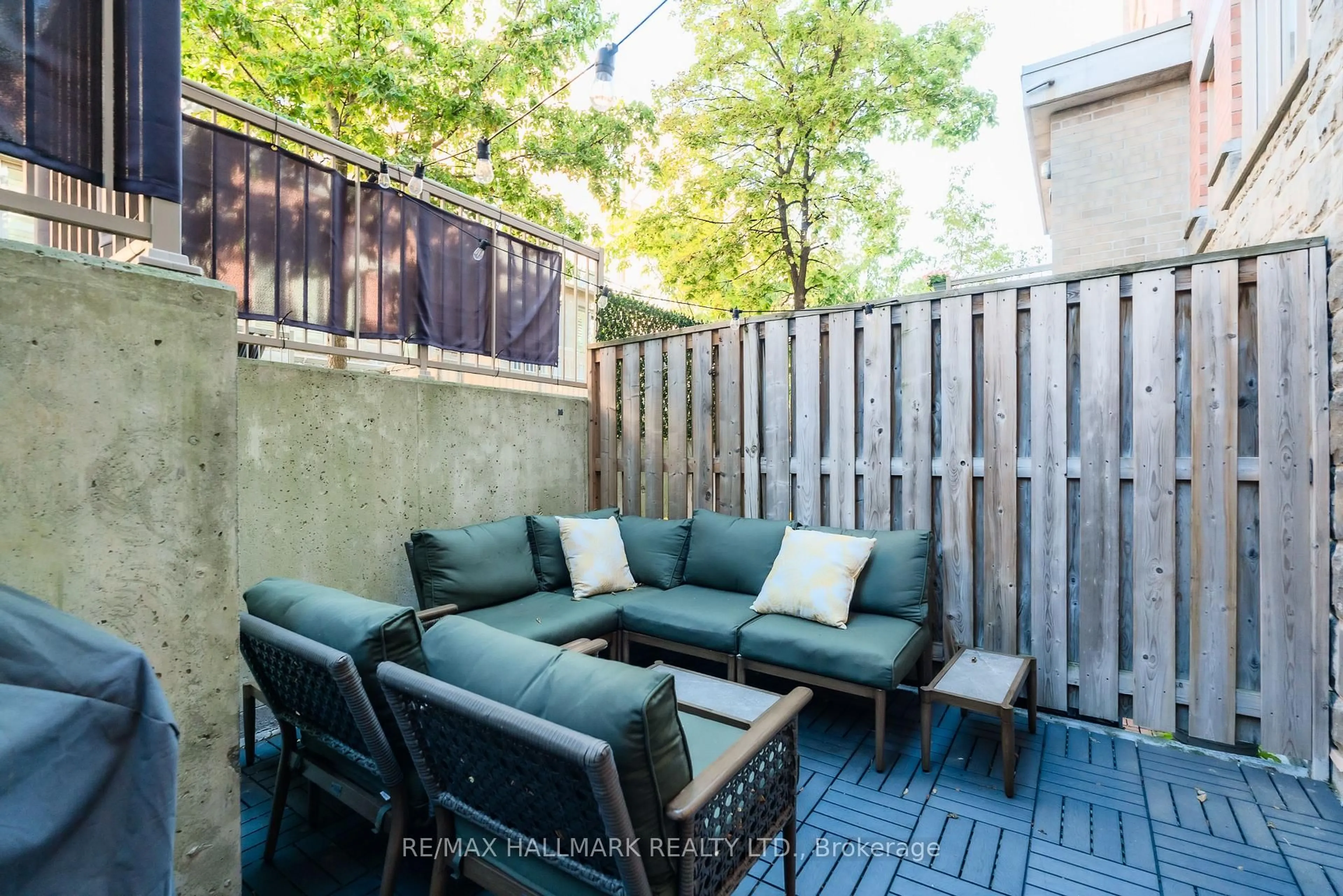 Patio, street for 20 Foundry Ave #113, Toronto Ontario M6H 4L1