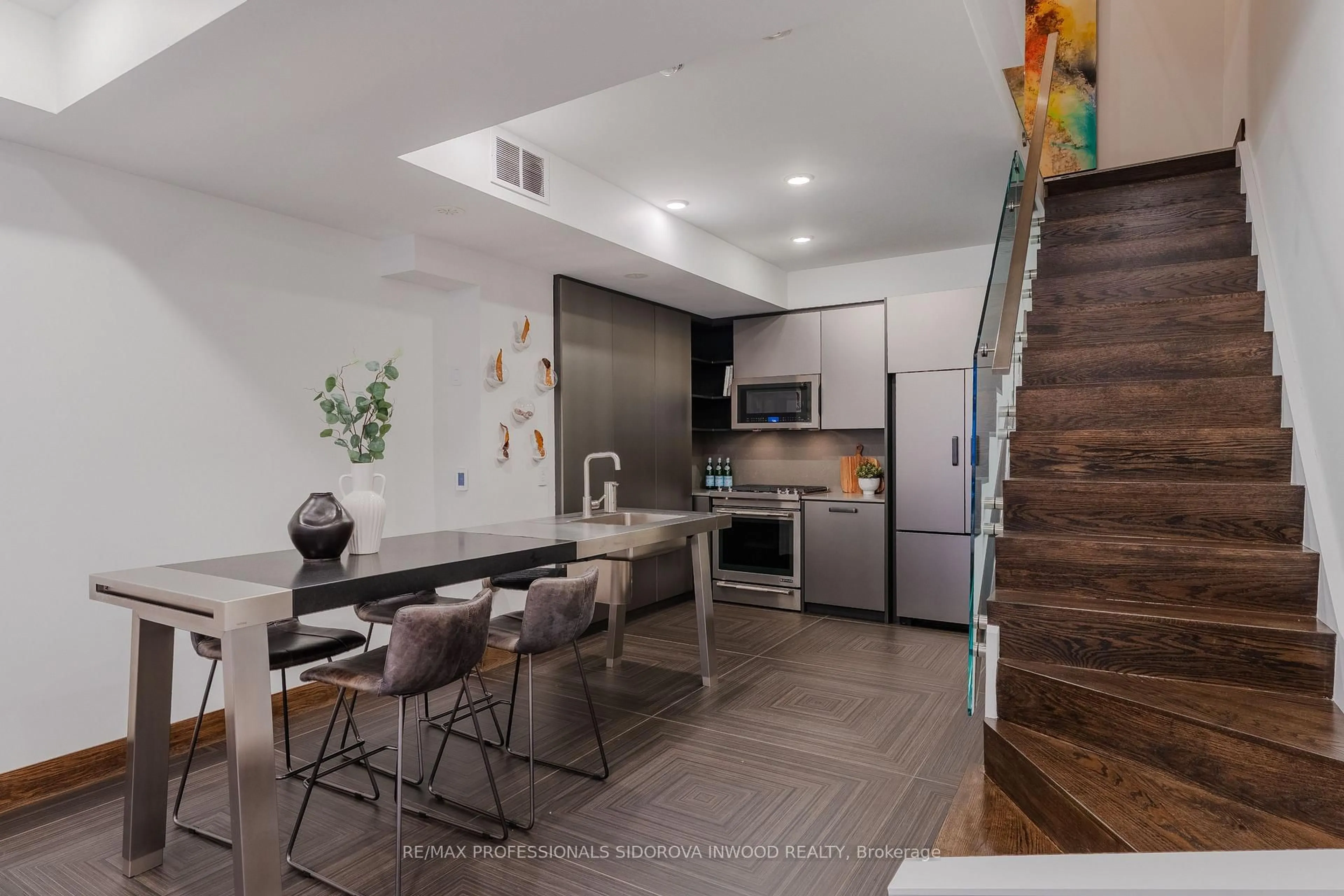 Open concept kitchen, unknown for 3 Elsie Lane #30, Toronto Ontario M6P 0B8