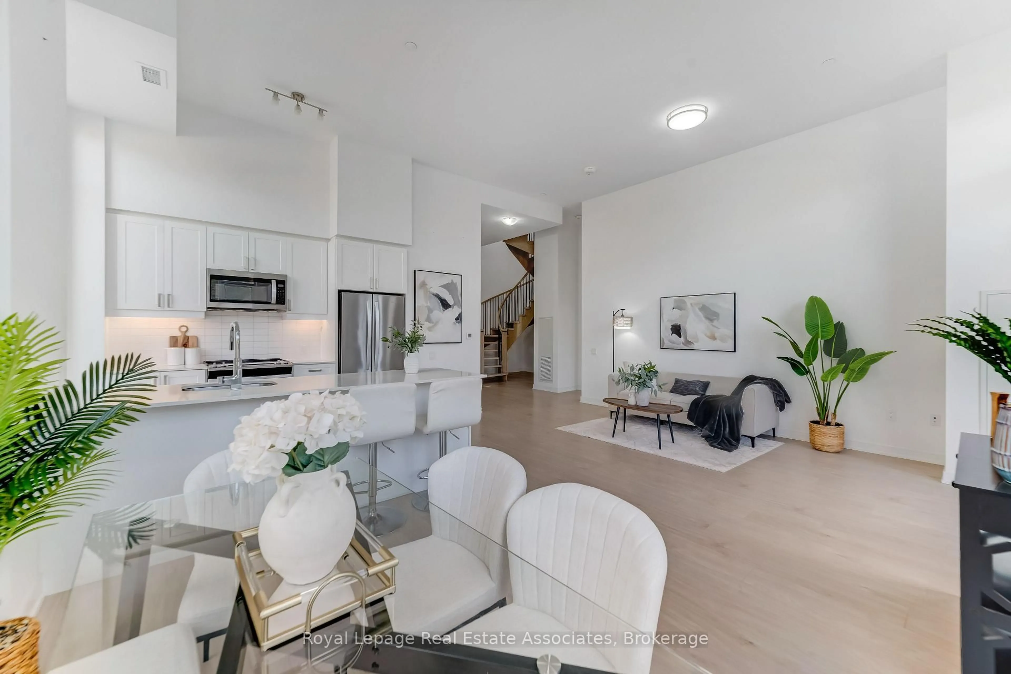 Open concept kitchen, unknown for 8 Nahani Way #124, Mississauga Ontario L4Z 0C6