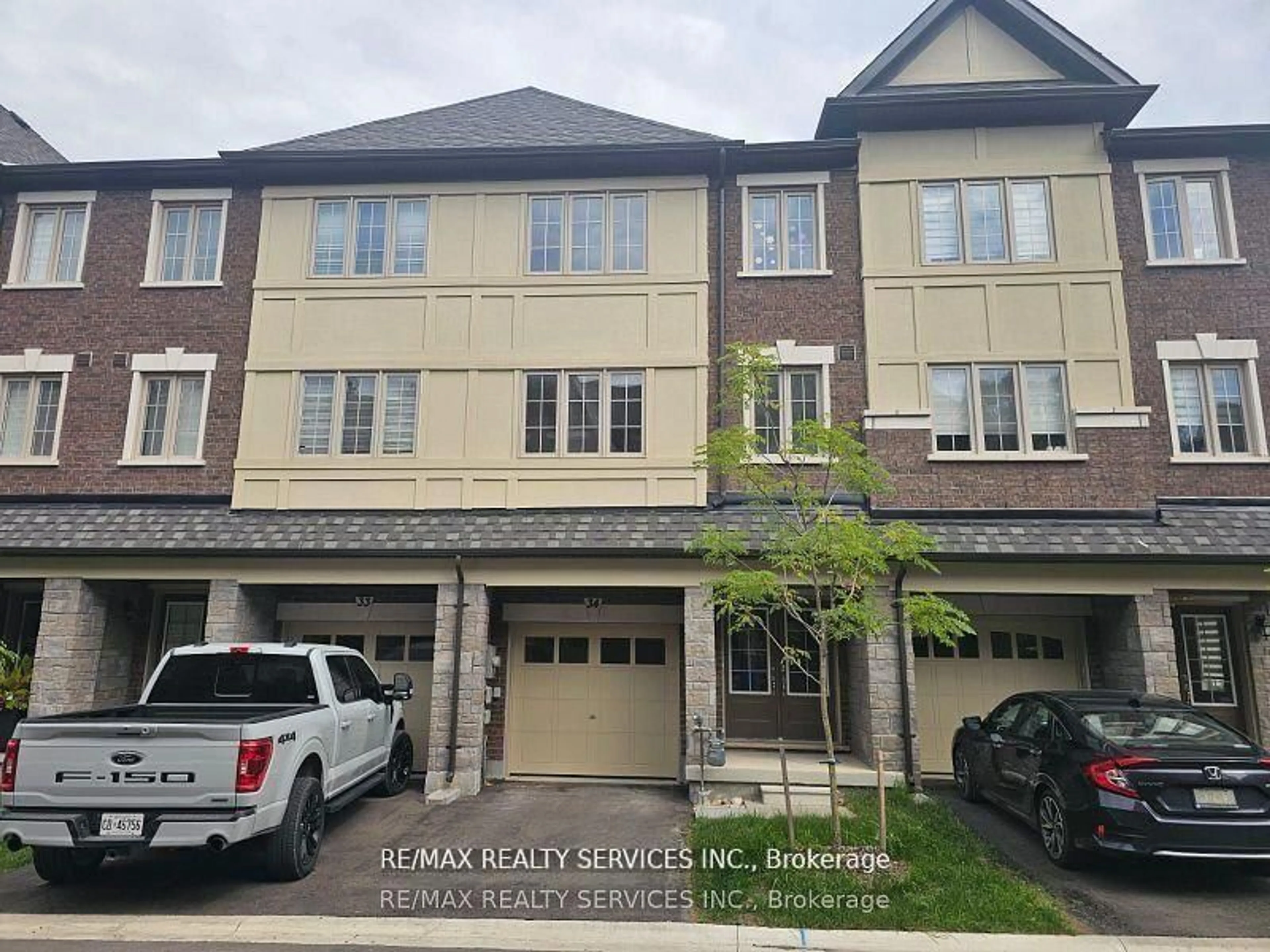 A pic from outside/outdoor area/front of a property/back of a property/a pic from drone, street for 68 First St #34, Orangeville Ontario L9W 2E4