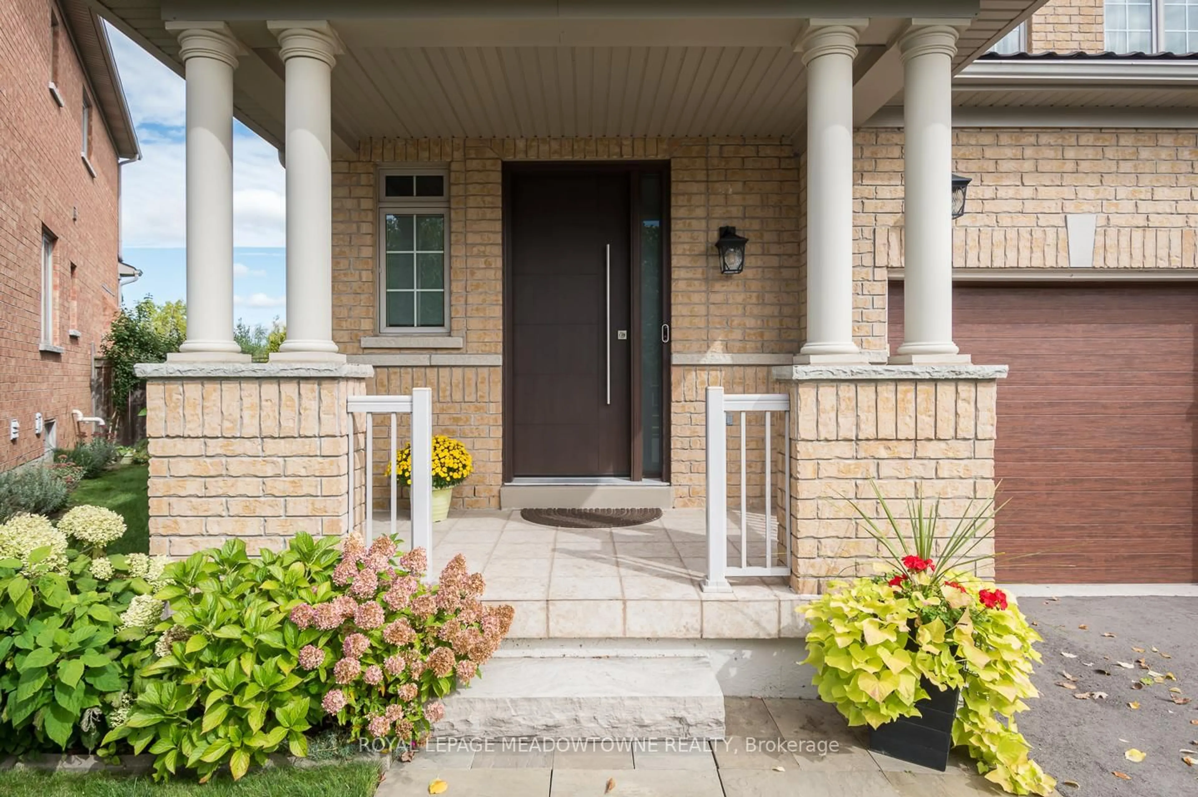 Unknown for 318 Malboeuf Crt, Milton Ontario L9T 7Y5