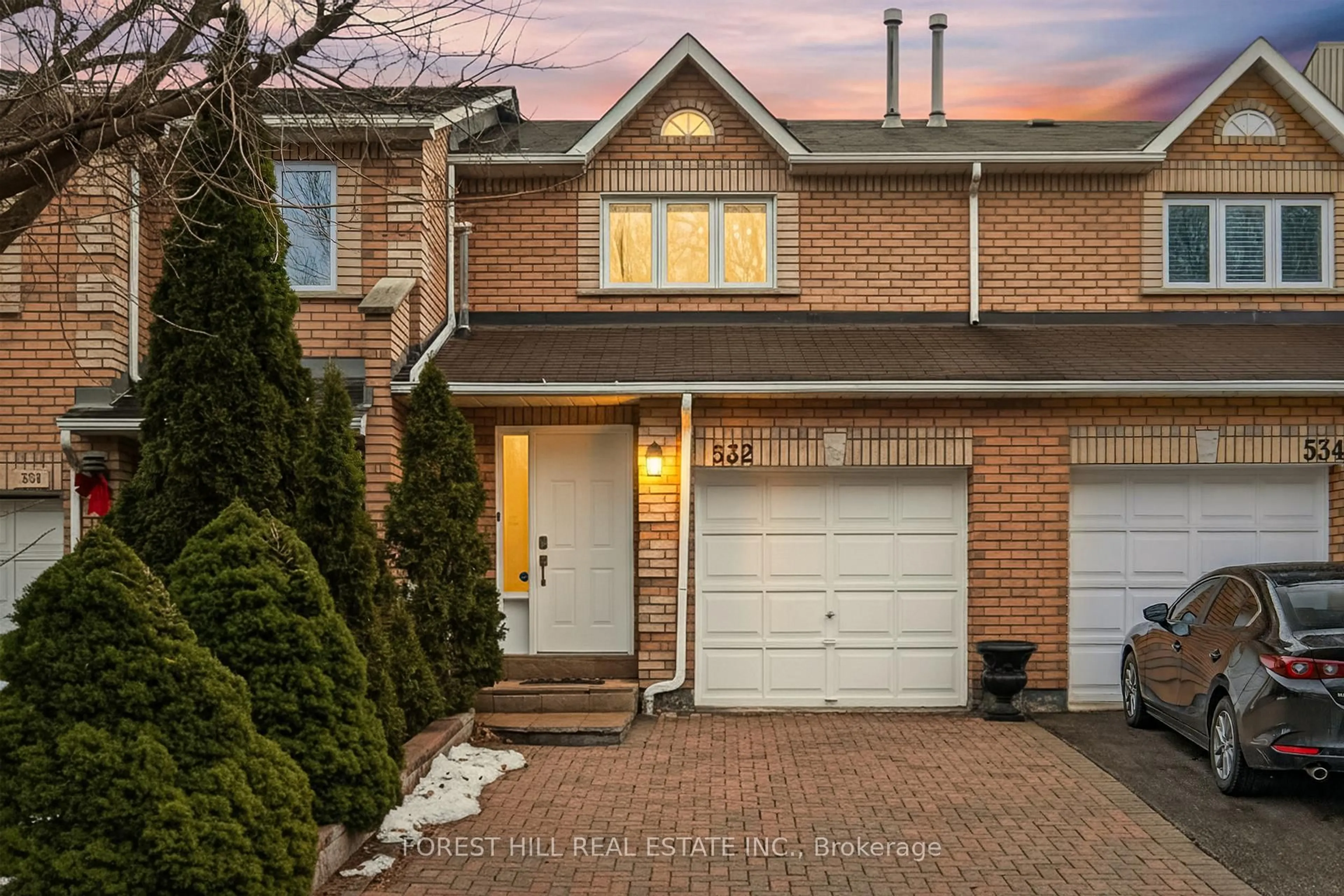 Home with brick exterior material, street for 532 Steddick Crt, Mississauga Ontario L5R 3T1