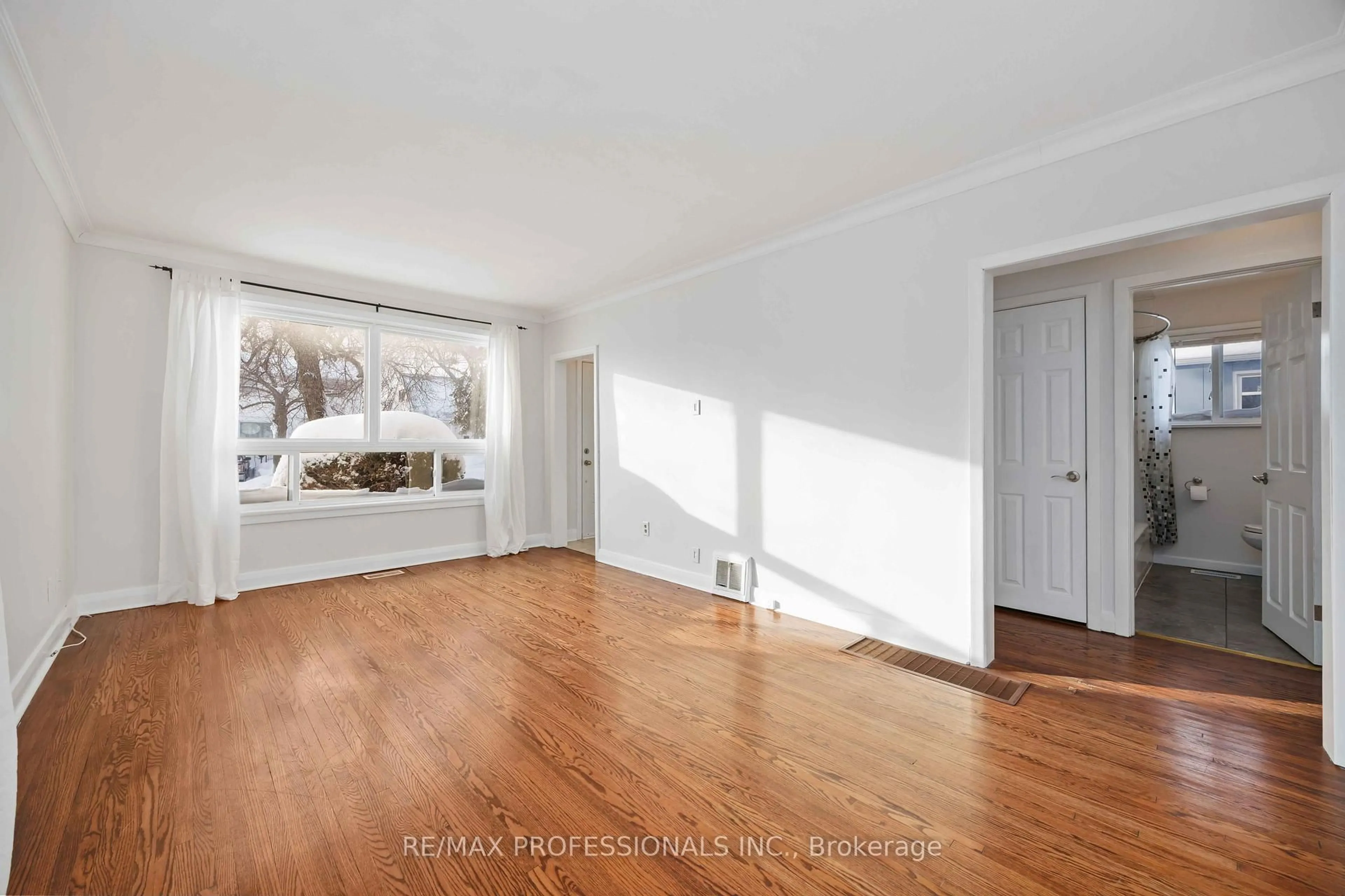 A pic of a room for 40 Allenby Ave, Toronto Ontario M9W 1S6