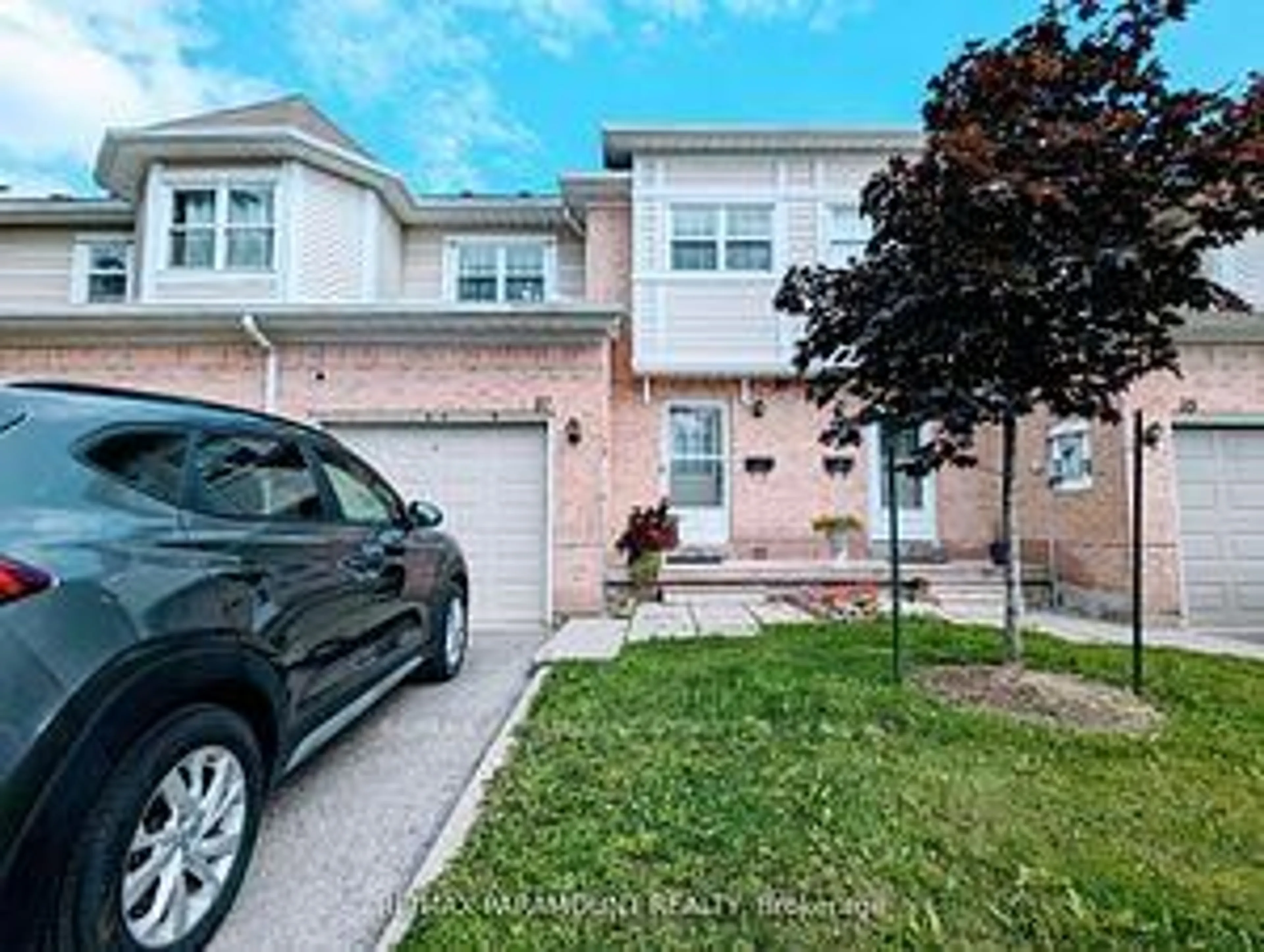 A pic from outside/outdoor area/front of a property/back of a property/a pic from drone, street for 37 Wickstead Crt, Brampton Ontario L6R 1N8