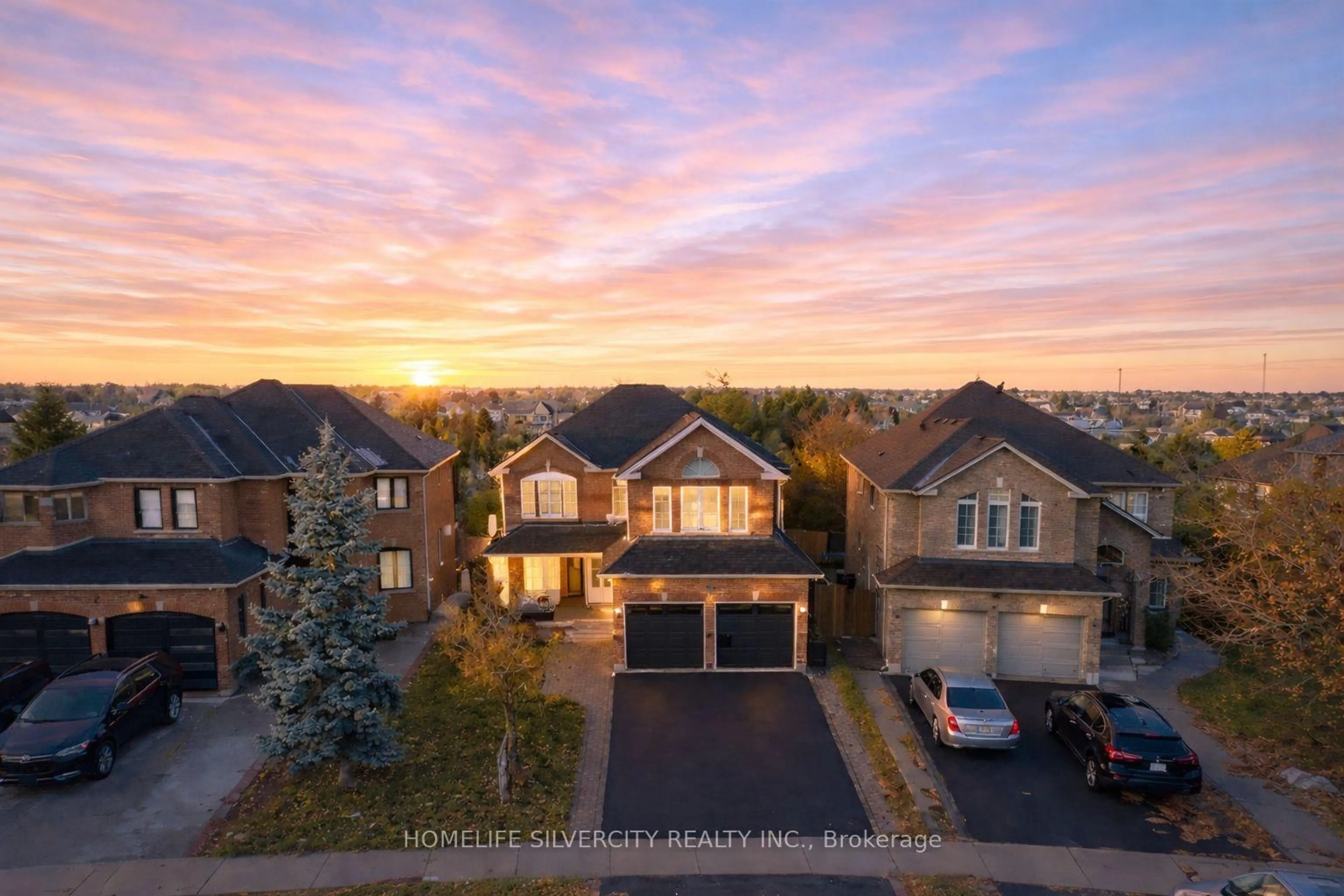 A pic from outside/outdoor area/front of a property/back of a property/a pic from drone, street for 16 Coralreef Cres, Brampton Ontario L6R 2H5