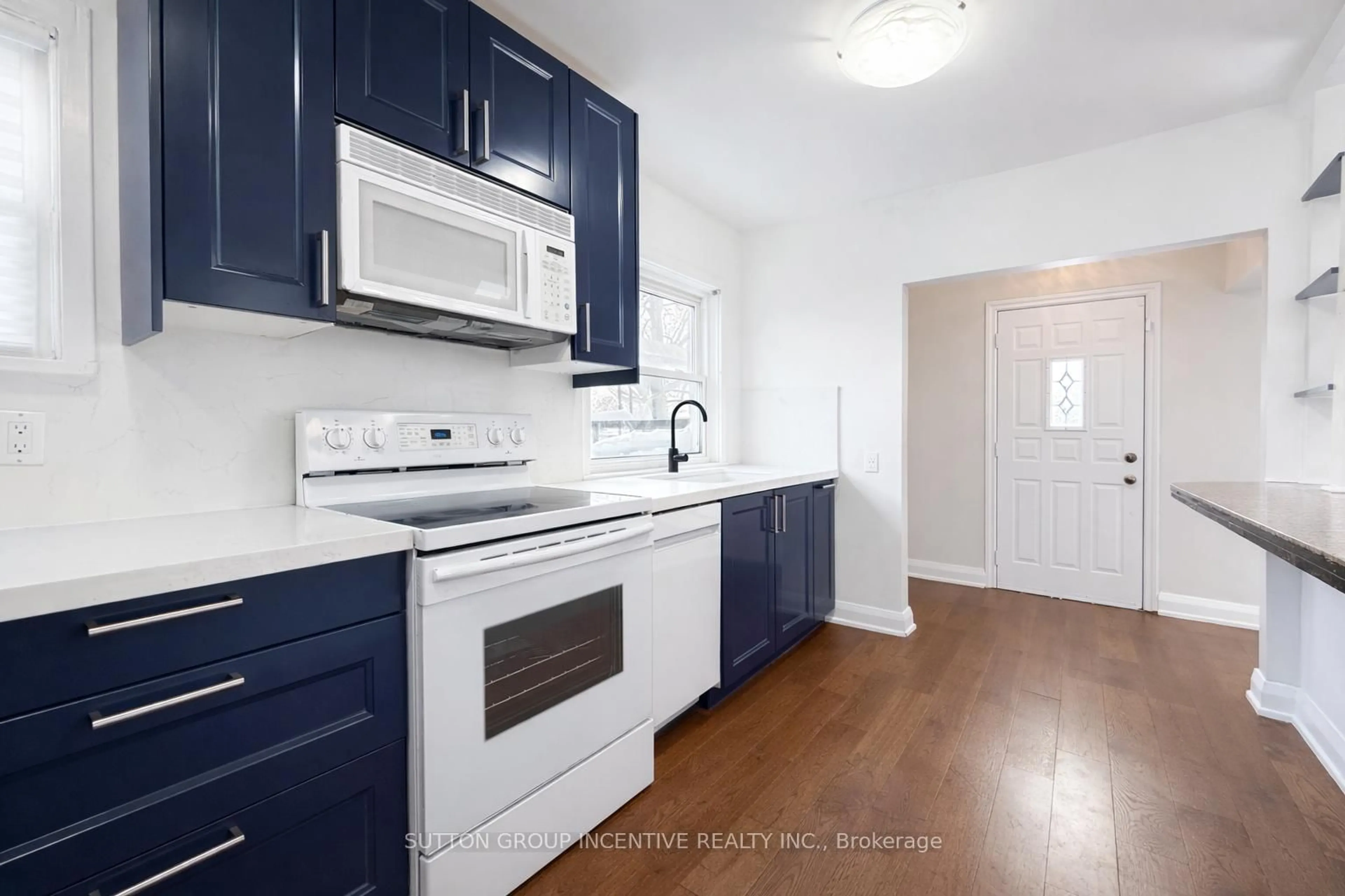 Standard kitchen, unknown for 65 Barrhead Cres, Toronto Ontario M9W 3Z8