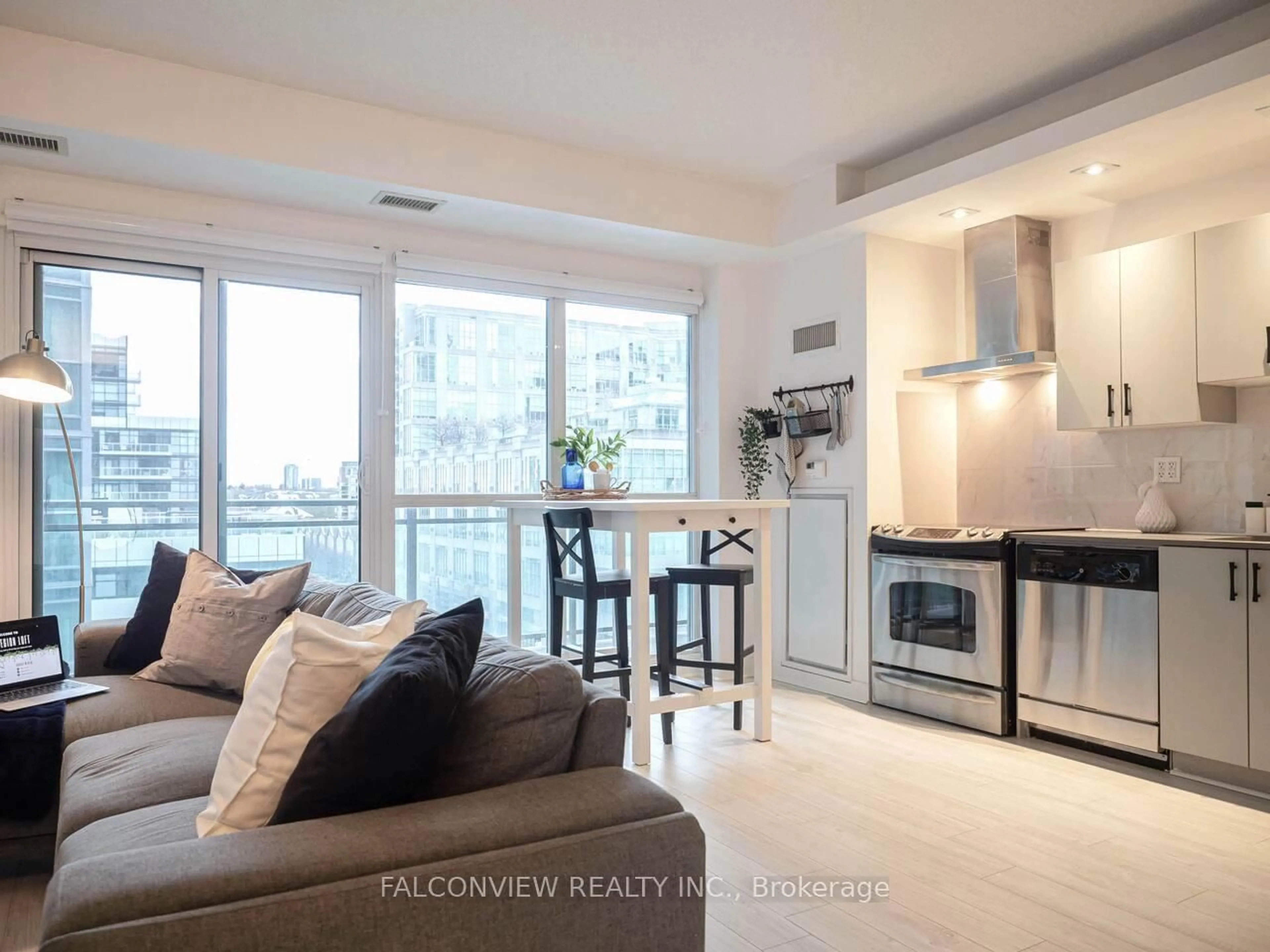 Unknown for 165 Legion Rd #631, Toronto Ontario M8Y 0B3