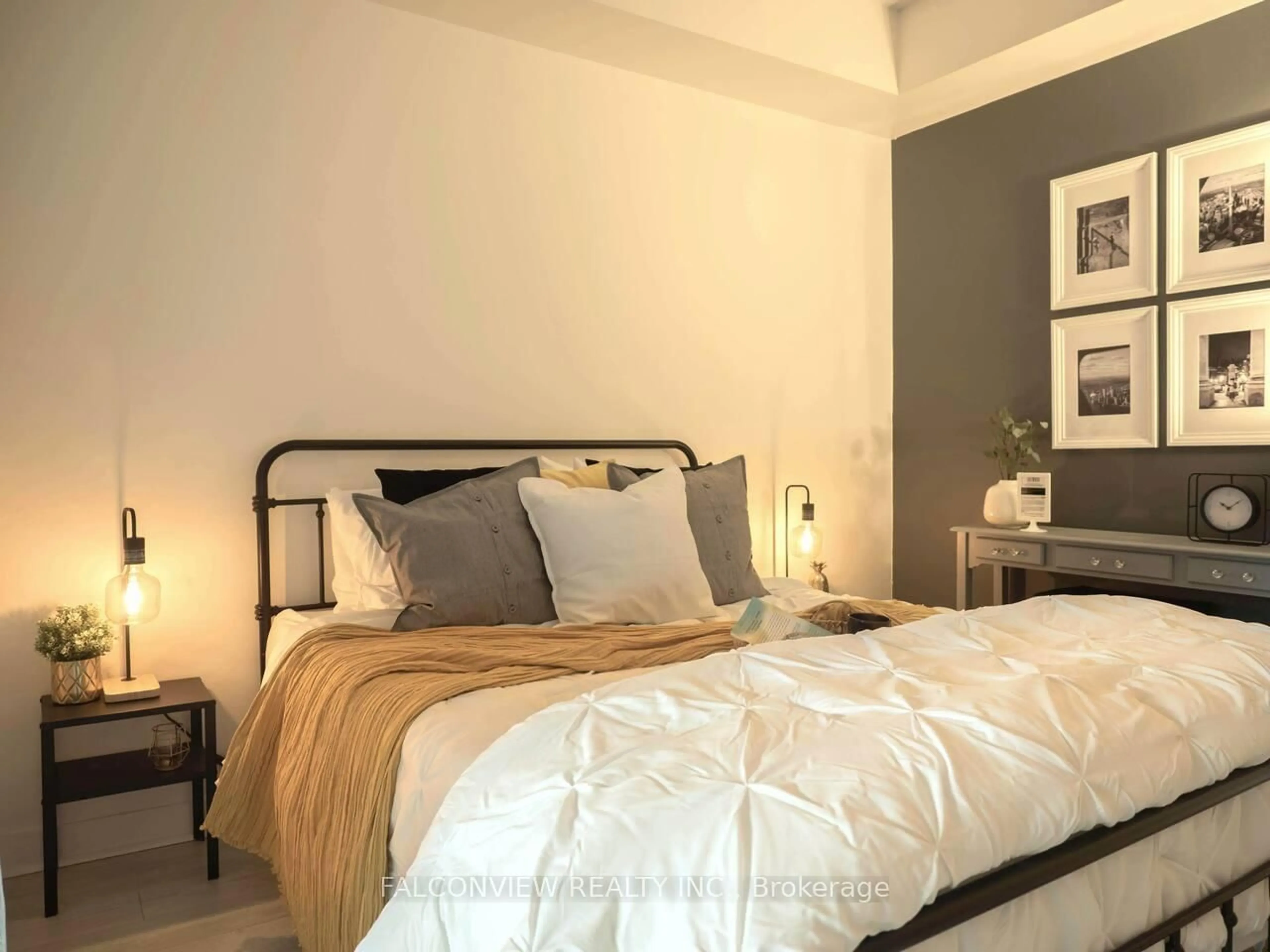 Bedroom with bed, unknown for 165 Legion Rd #631, Toronto Ontario M8Y 0B3