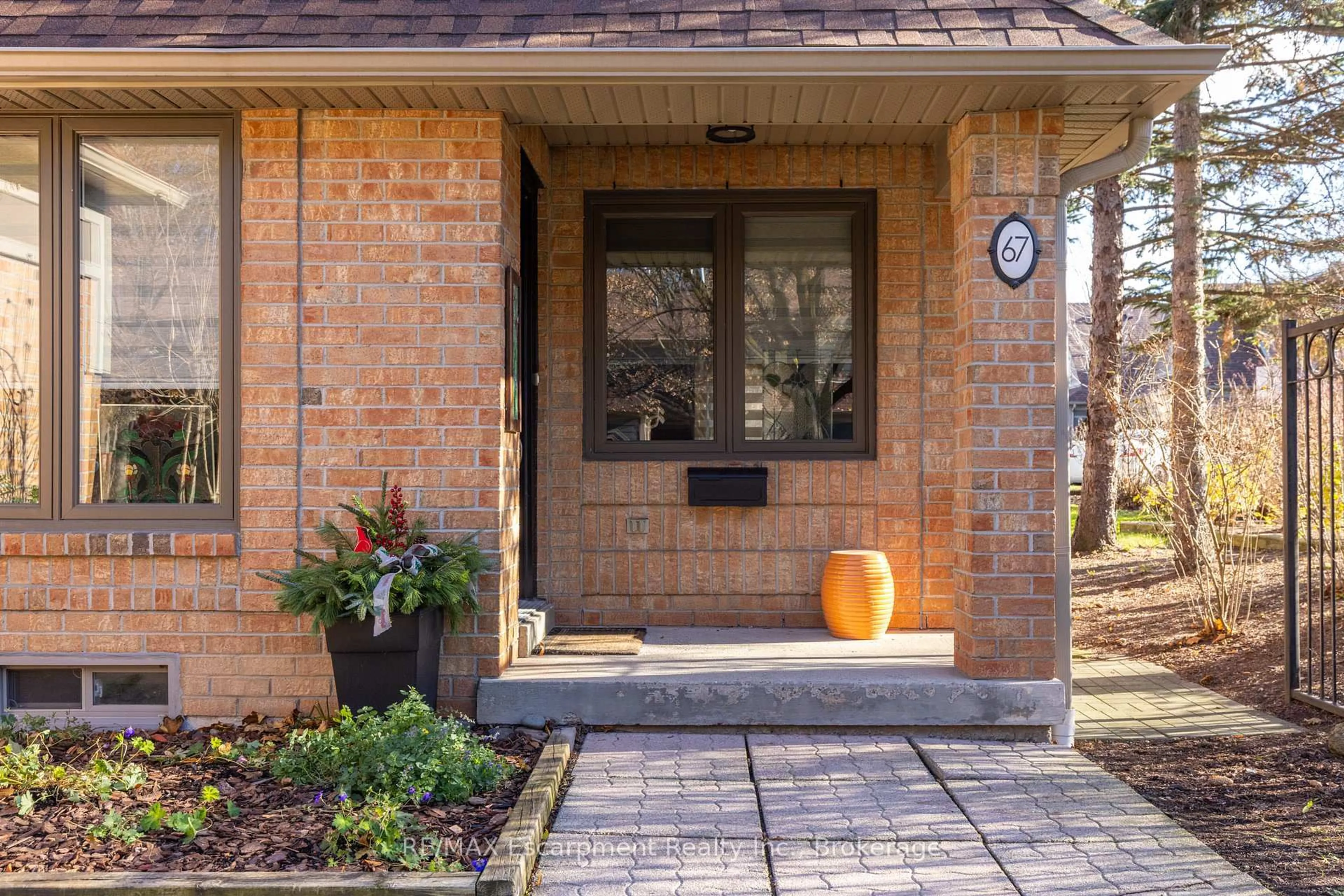 Home with brick exterior material, street for 2199 Burnhamthorpe Rd #67, Mississauga Ontario L5L 5M7