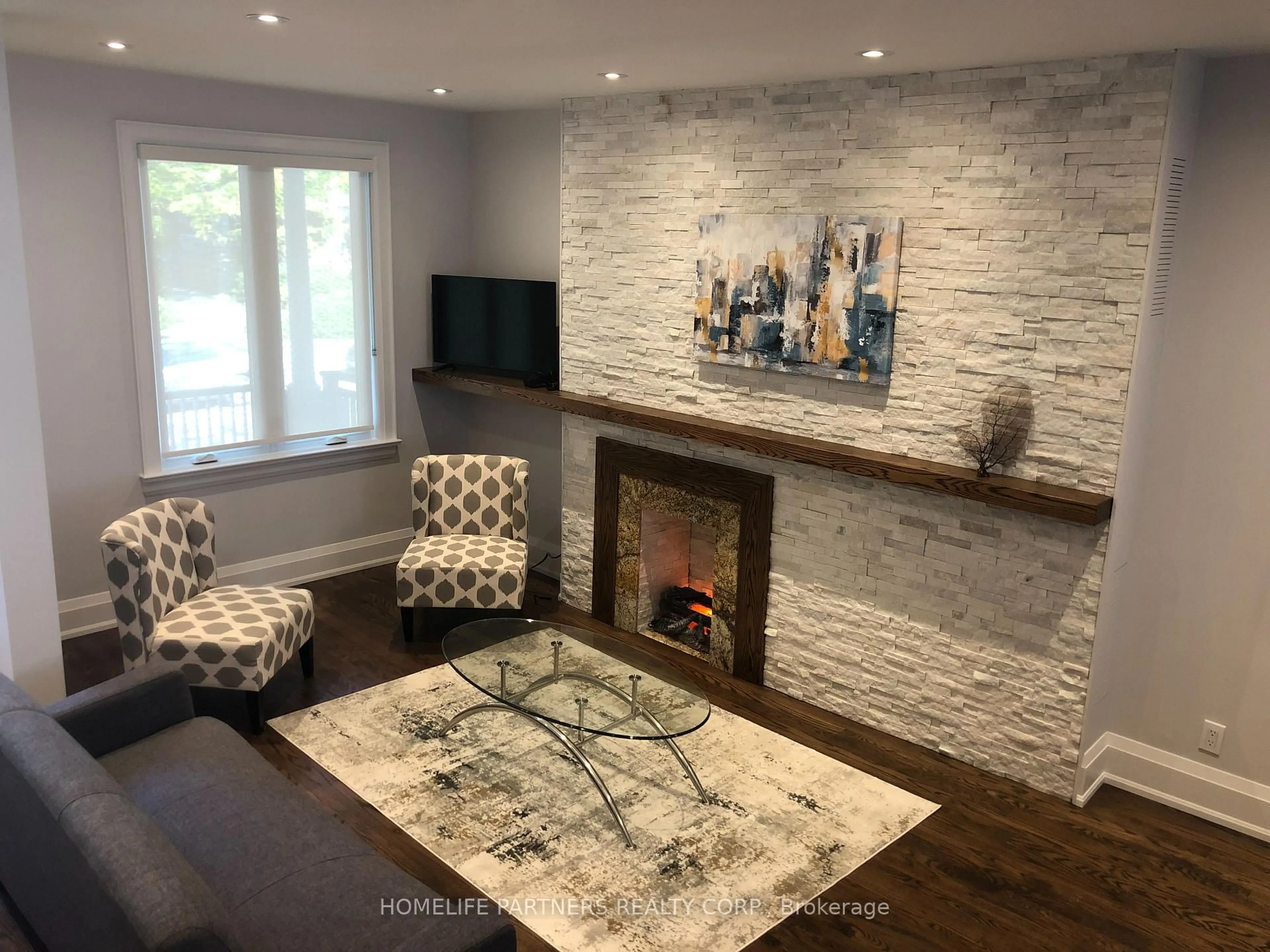 Living room with furniture, unknown for 511 Indian Grve, Toronto Ontario M6P 2J1