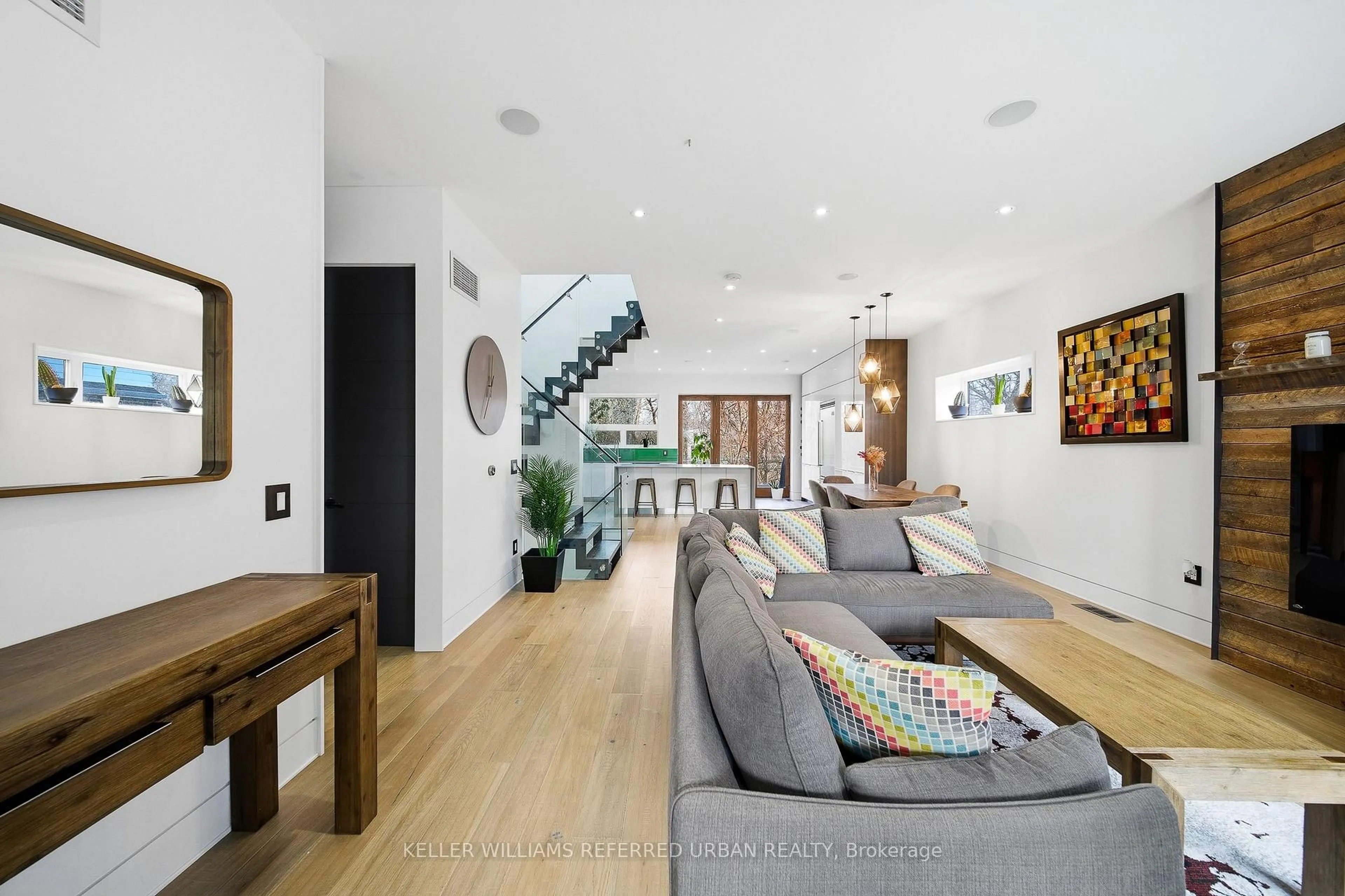 Living room with furniture, unknown for 22 Daniels St, Toronto Ontario M8Y 1L8