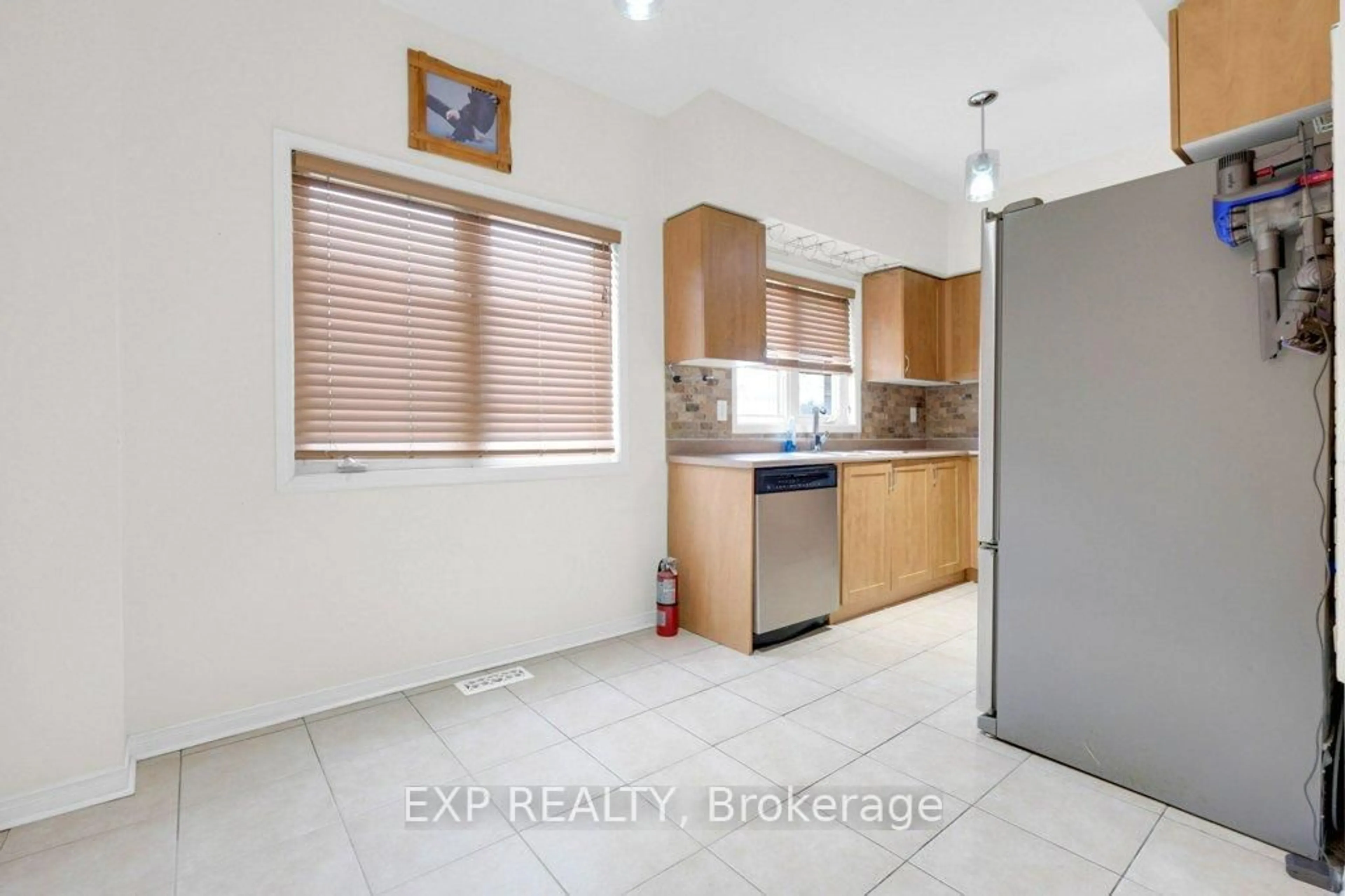 Standard kitchen, unknown for 7035 Rexwood Rd #13, Mississauga Ontario L4T 4M6