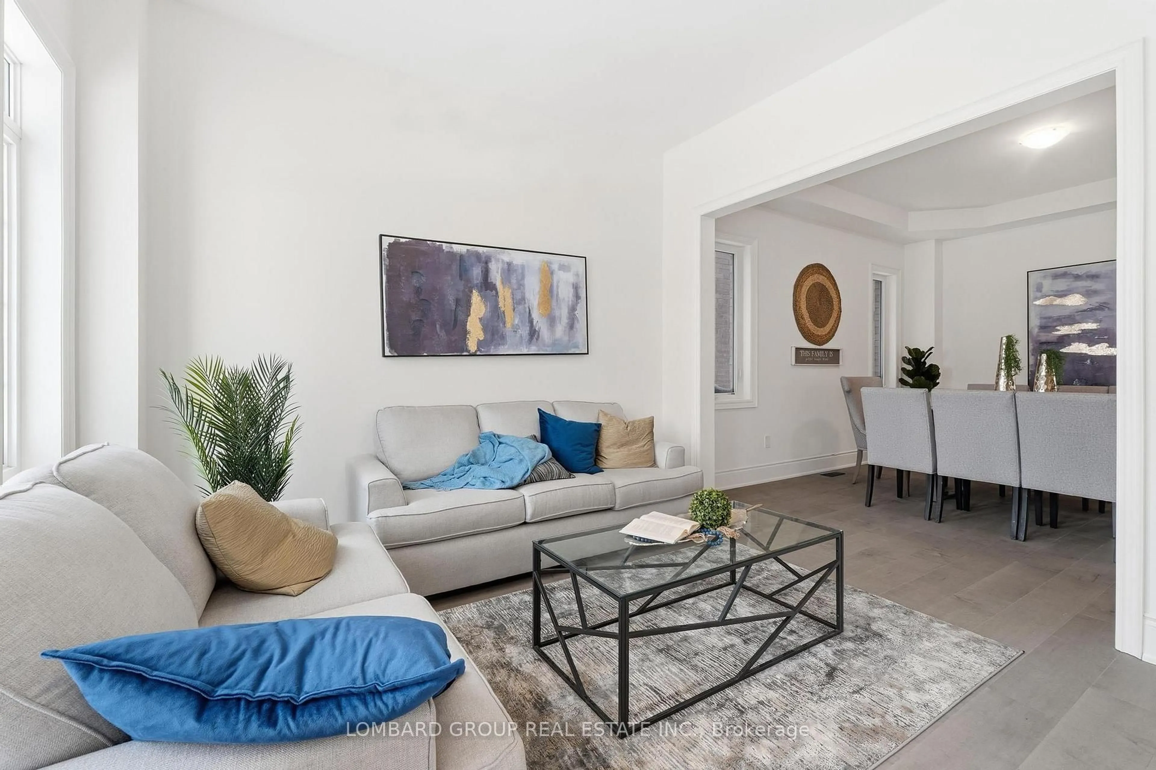 Living room with furniture, unknown for 37 North Park Blvd, Oakville Ontario L6M 0W8