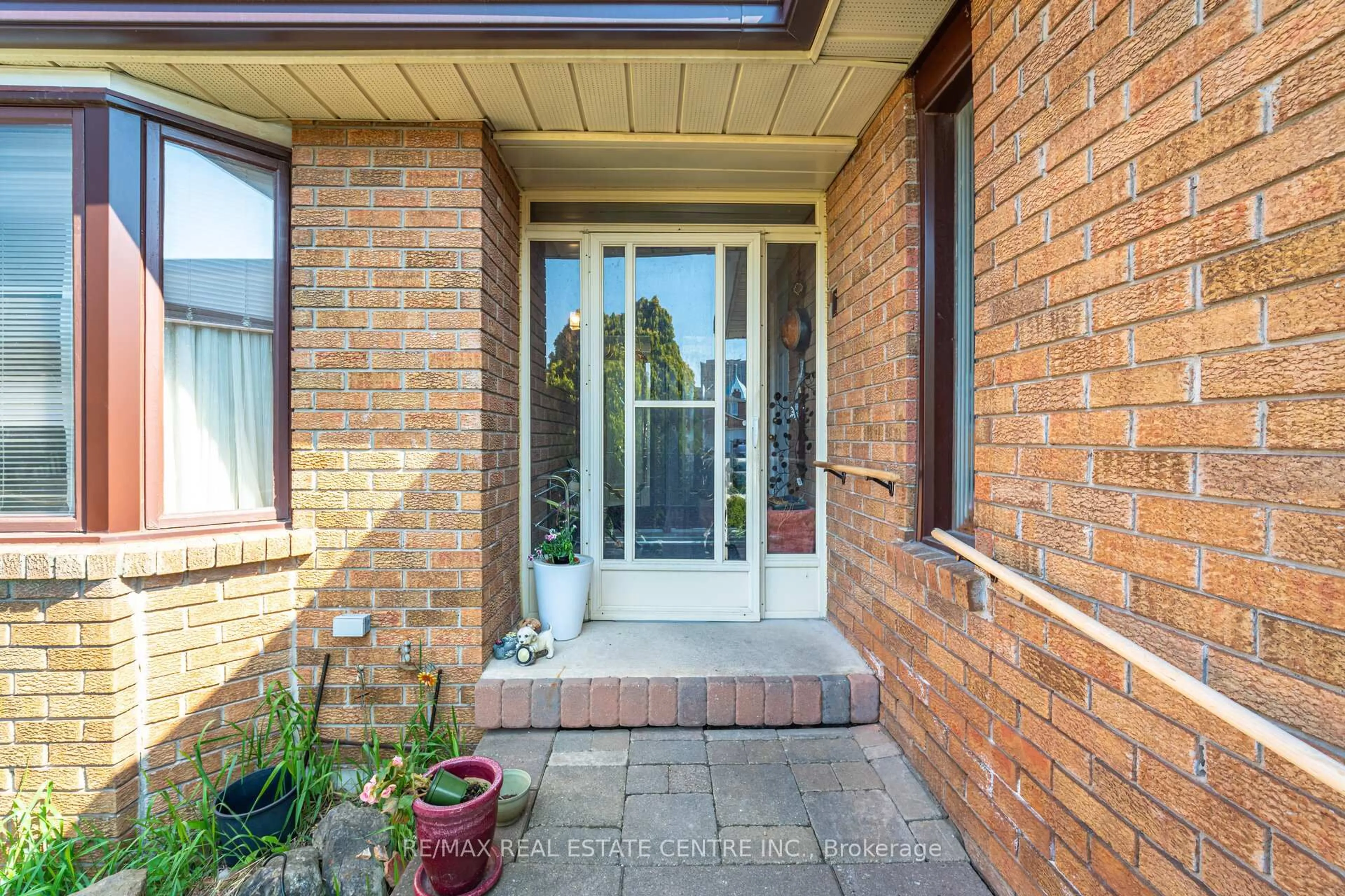 Unknown for 262 Boxmoor Pl, Mississauga Ontario L5B 3L4