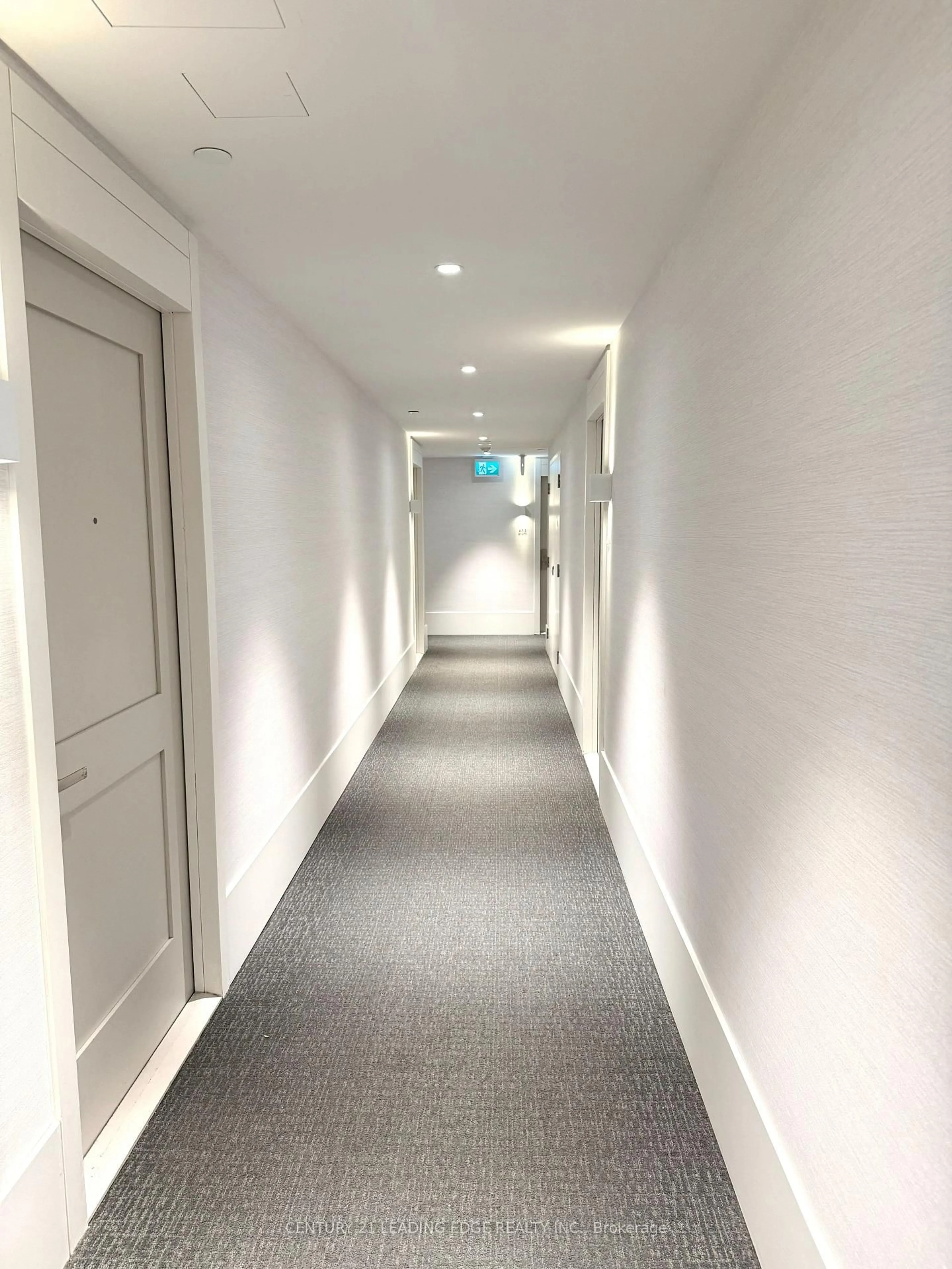 Indoor foyer for 26 Gibbs Rd #630, Toronto Ontario M9B 0E3