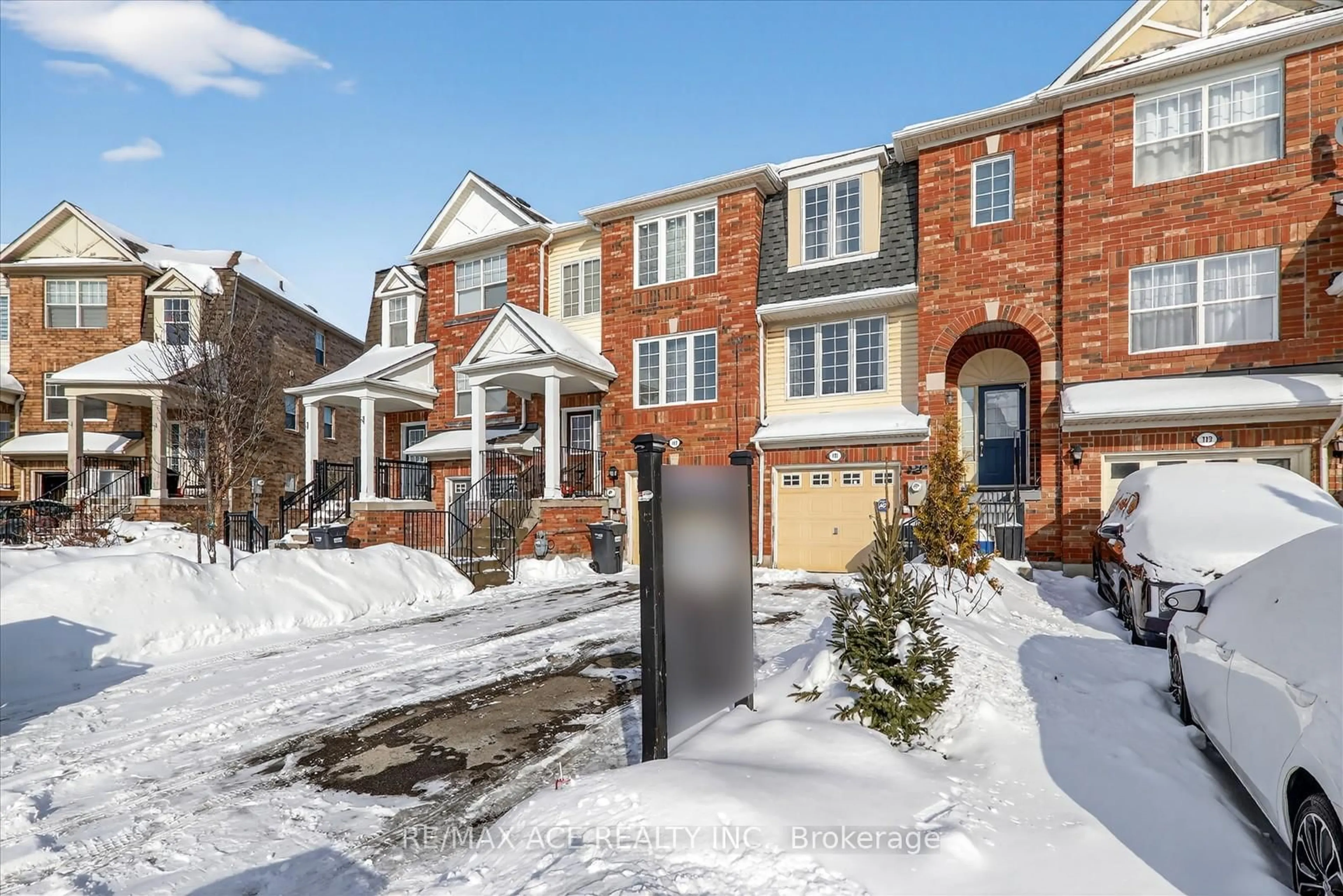Home with brick exterior material, street for 111 Dunlop Crt, Brampton Ontario L6X 5A6