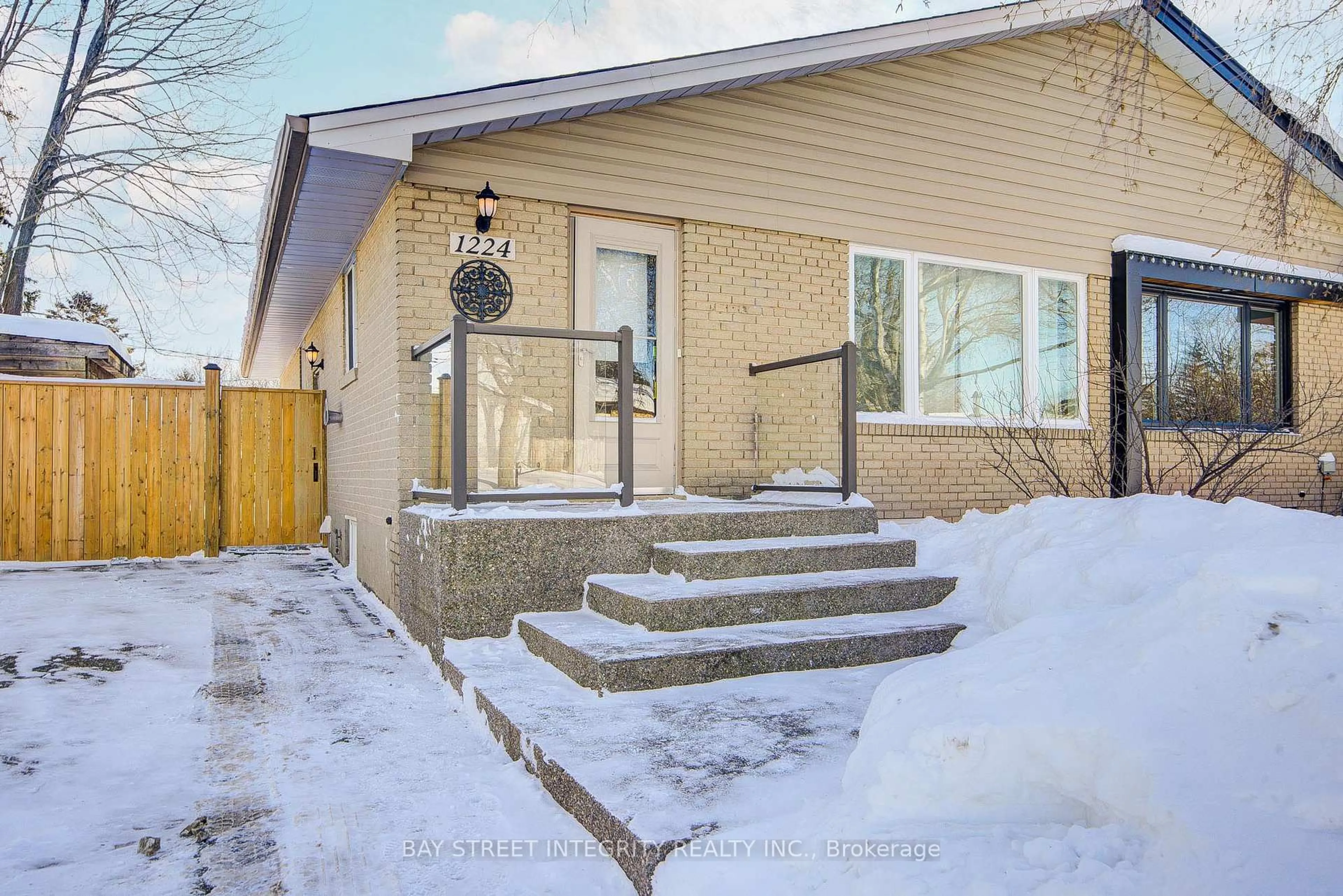 Unknown for 1224 Grange Rd, Oakville Ontario L6H 1P7