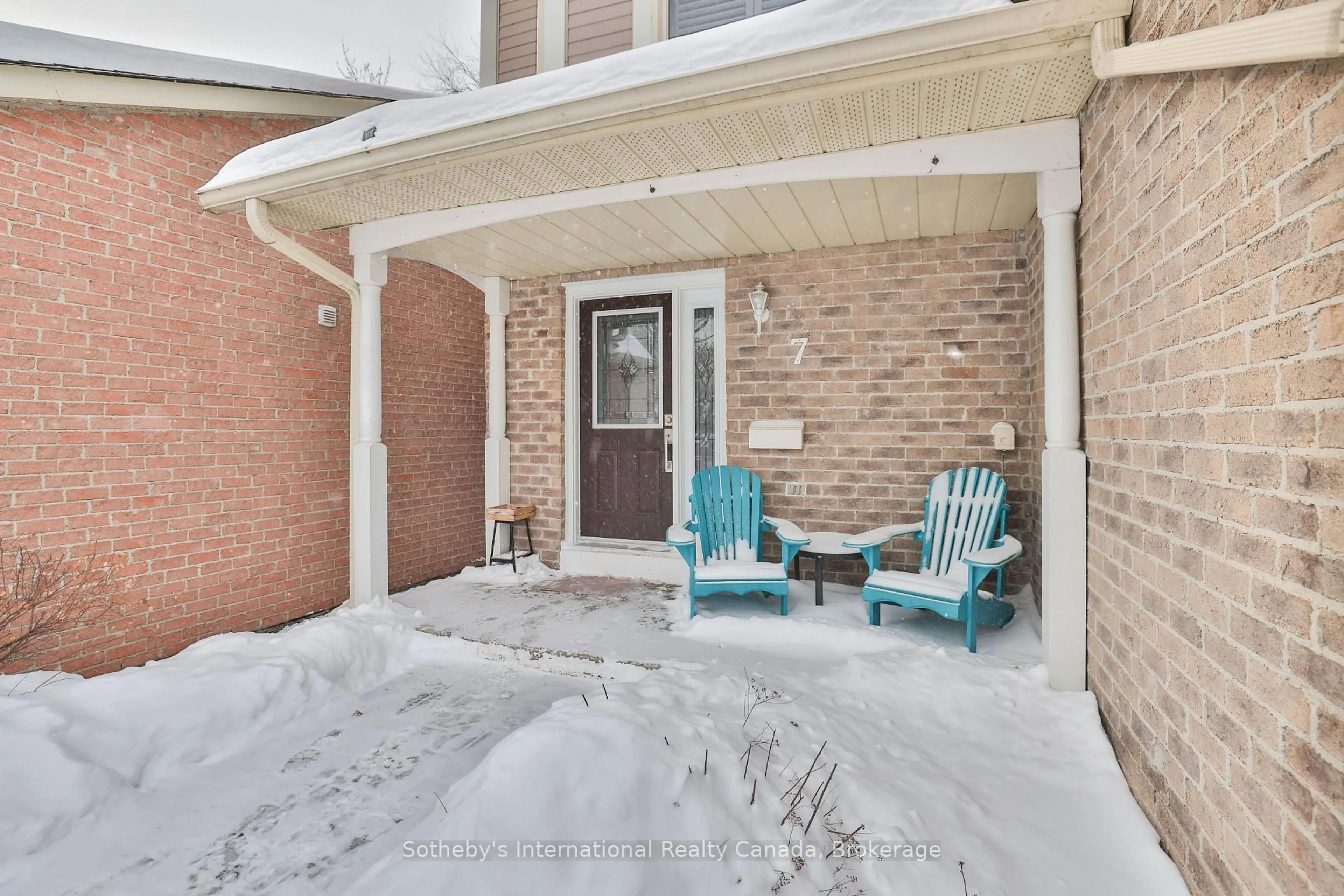 Patio, street for 5255 Lakeshore Rd #7, Burlington Ontario L7L 5X5