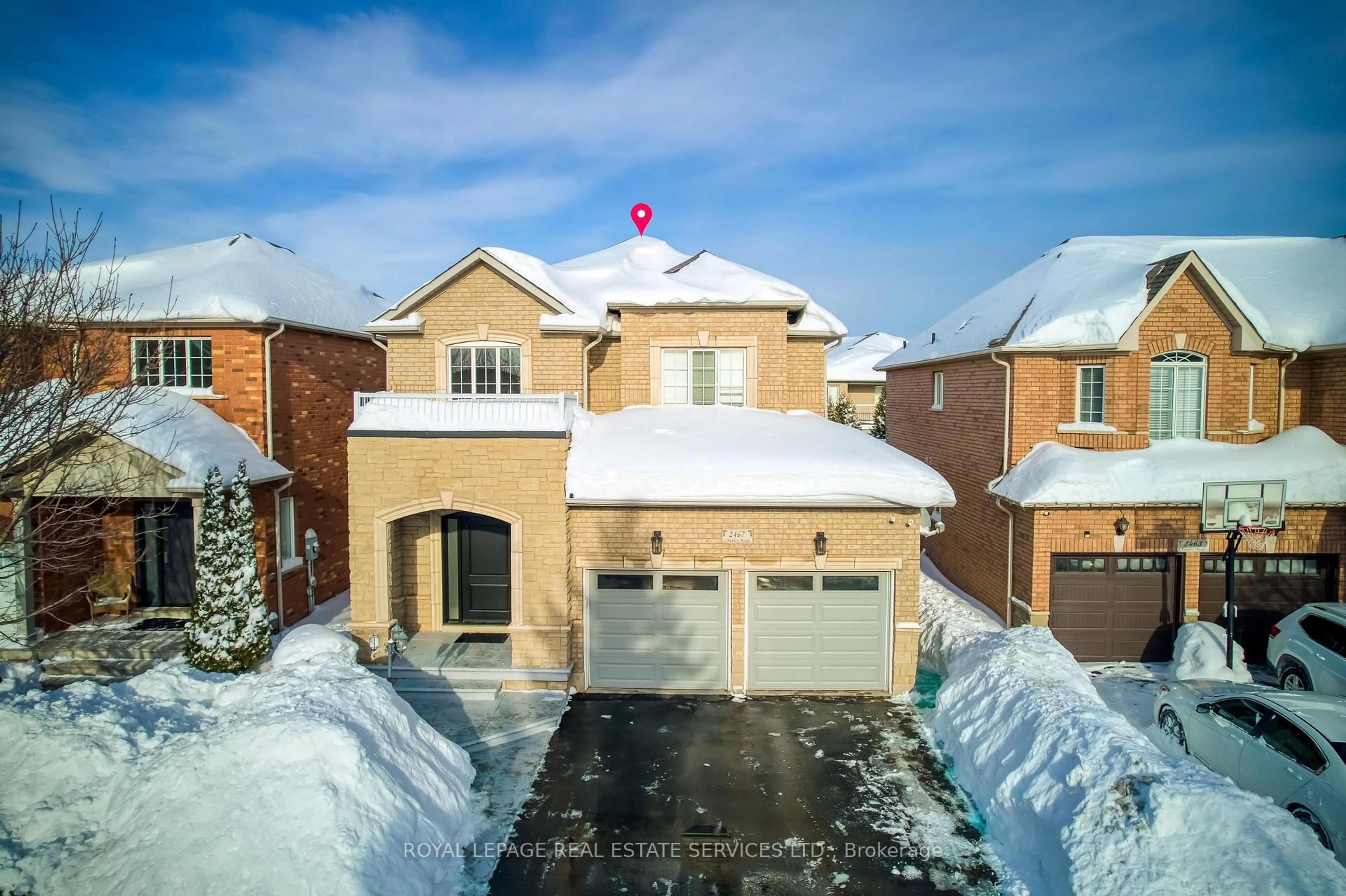 A pic from outside/outdoor area/front of a property/back of a property/a pic from drone, street for 2467 Chaplin Rd, Oakville Ontario L6H 7L6