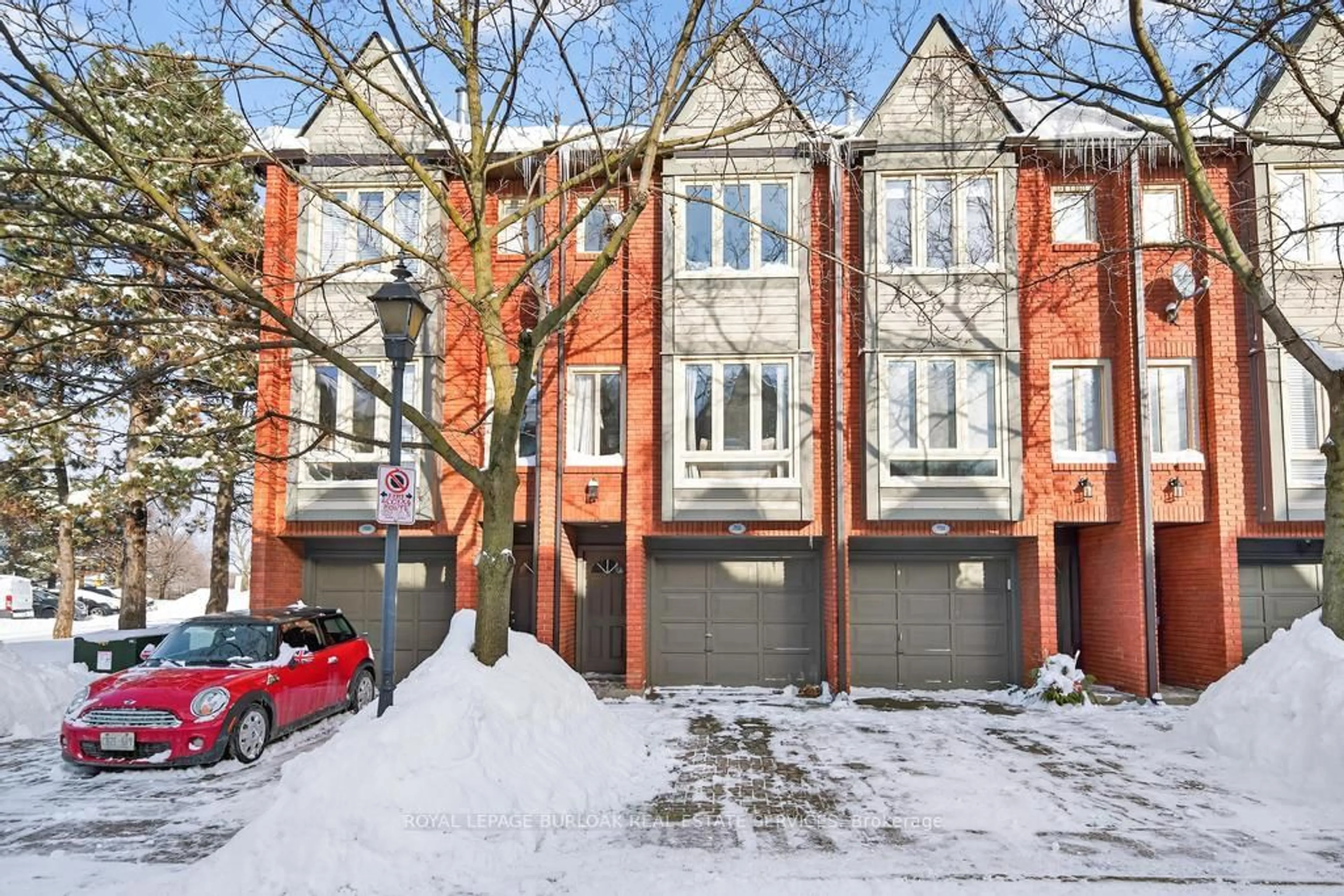 Home with brick exterior material, street for 895 Maple Ave #702, Burlington Ontario L7S 2H7