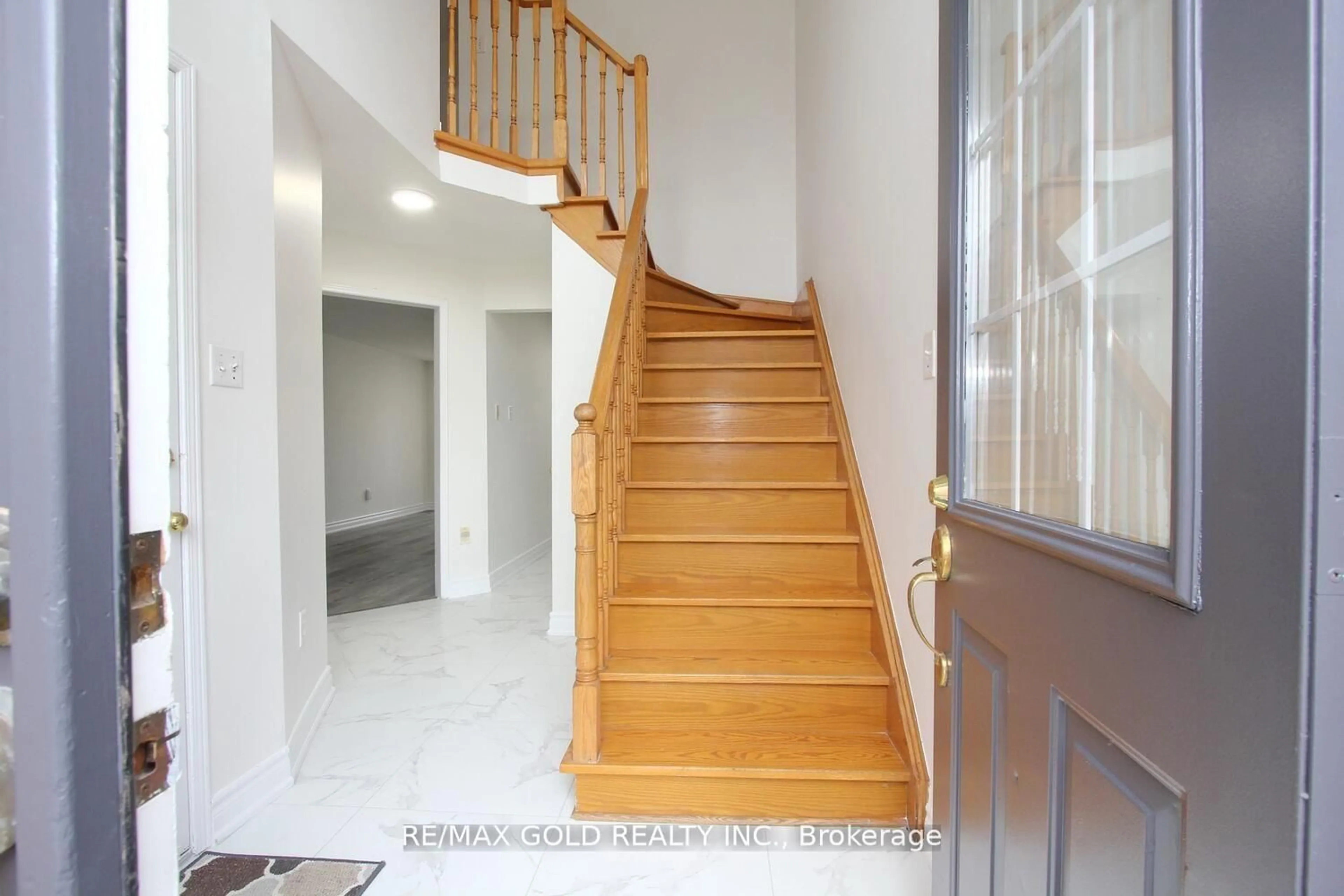 Unknown for 96 Lauraglen Cres, Brampton Ontario L6Y 5A6