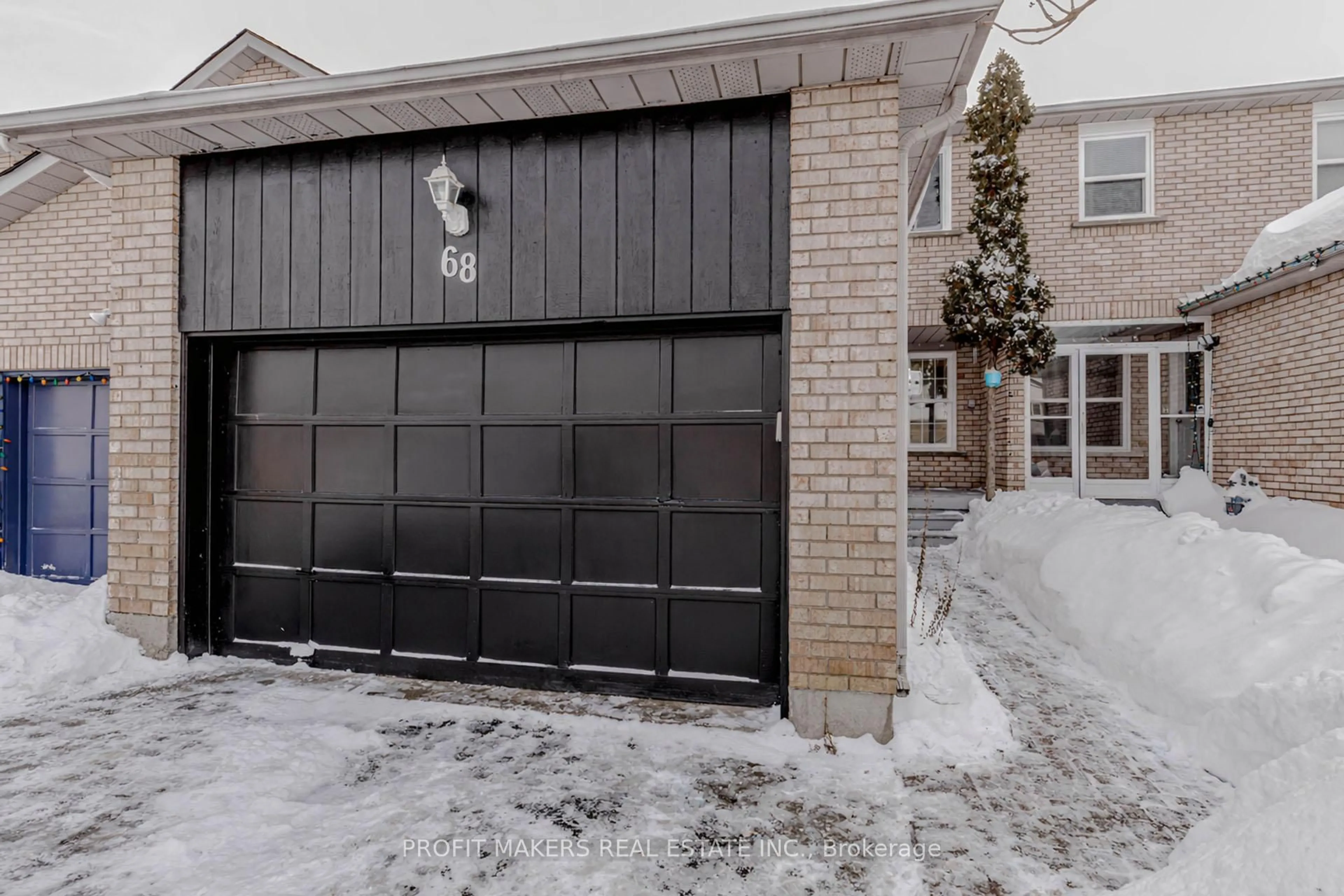 Indoor garage for 68 Cutters Cres, Brampton Ontario L6Y 4J9