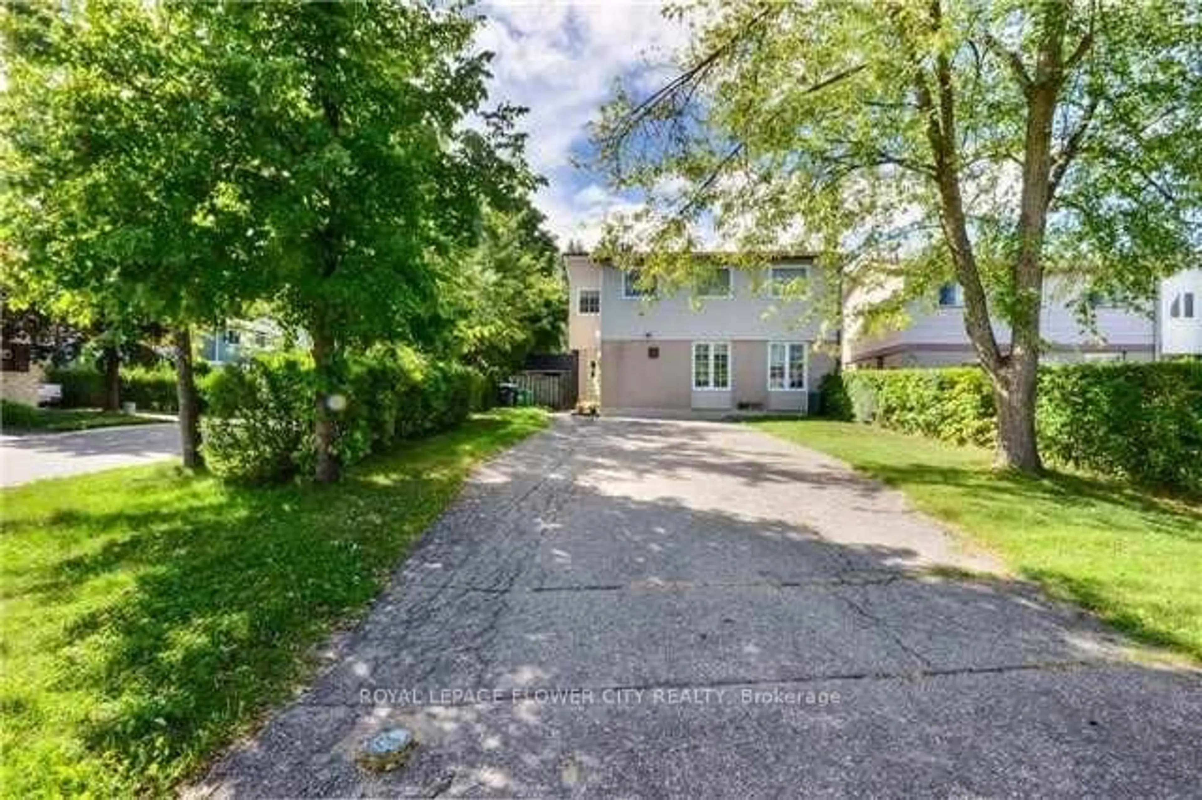 A pic from outside/outdoor area/front of a property/back of a property/a pic from drone, street for 52 Grand Valley Dr, Brampton Ontario L6S 2K9