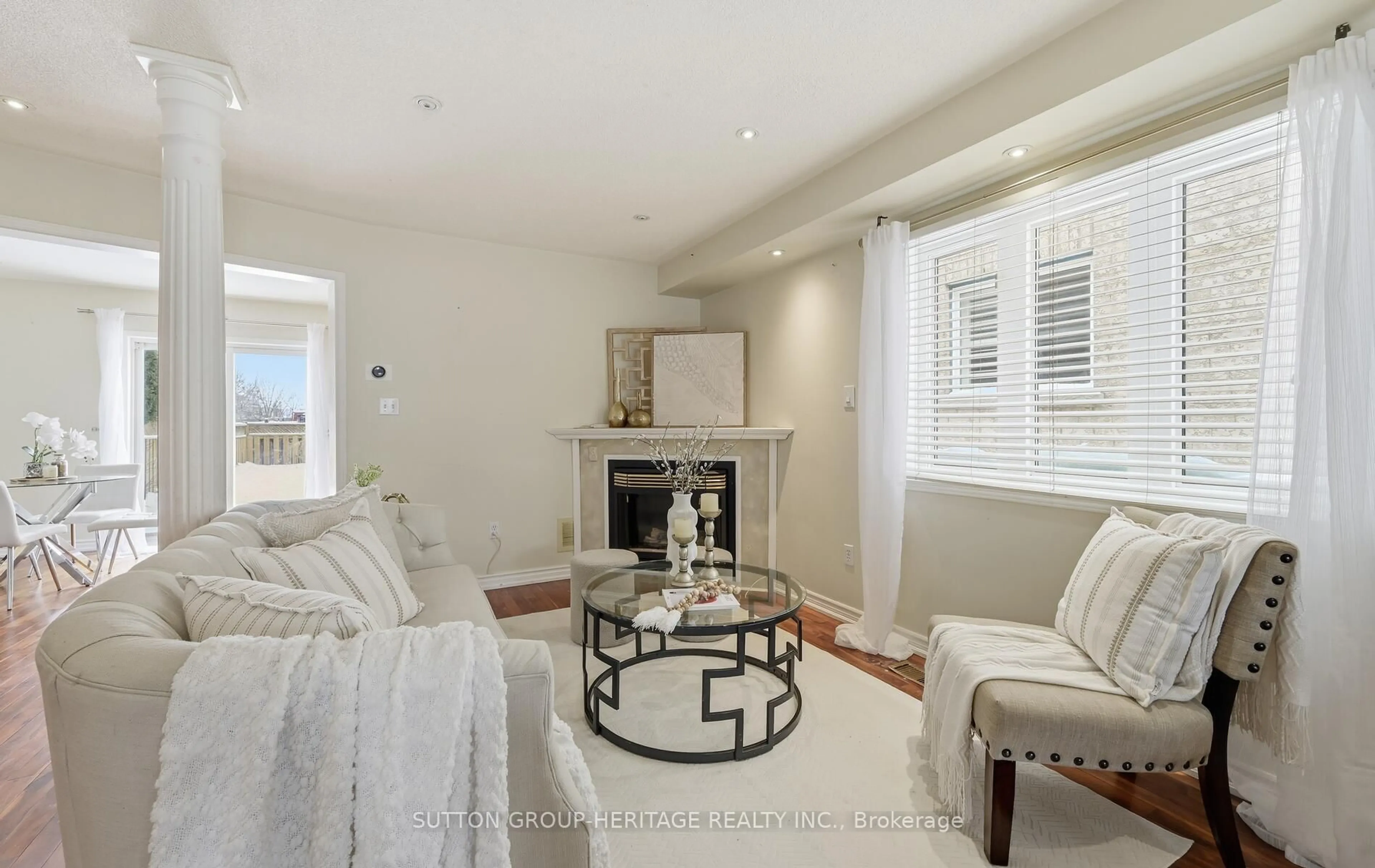 Living room with furniture, unknown for 717 Dolly Bird Lane, Mississauga Ontario L5W 1C7