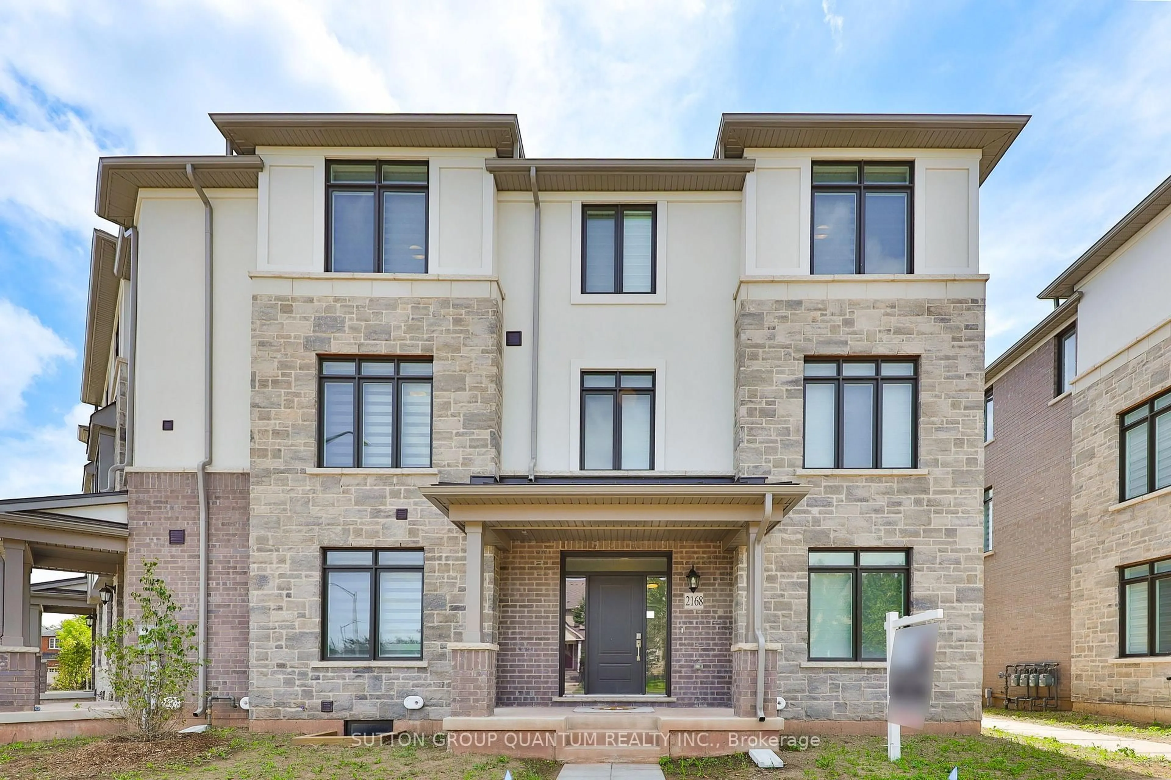 Home with brick exterior material, building for 2168 Postmaster Dr, Oakville Ontario L6M 5T1