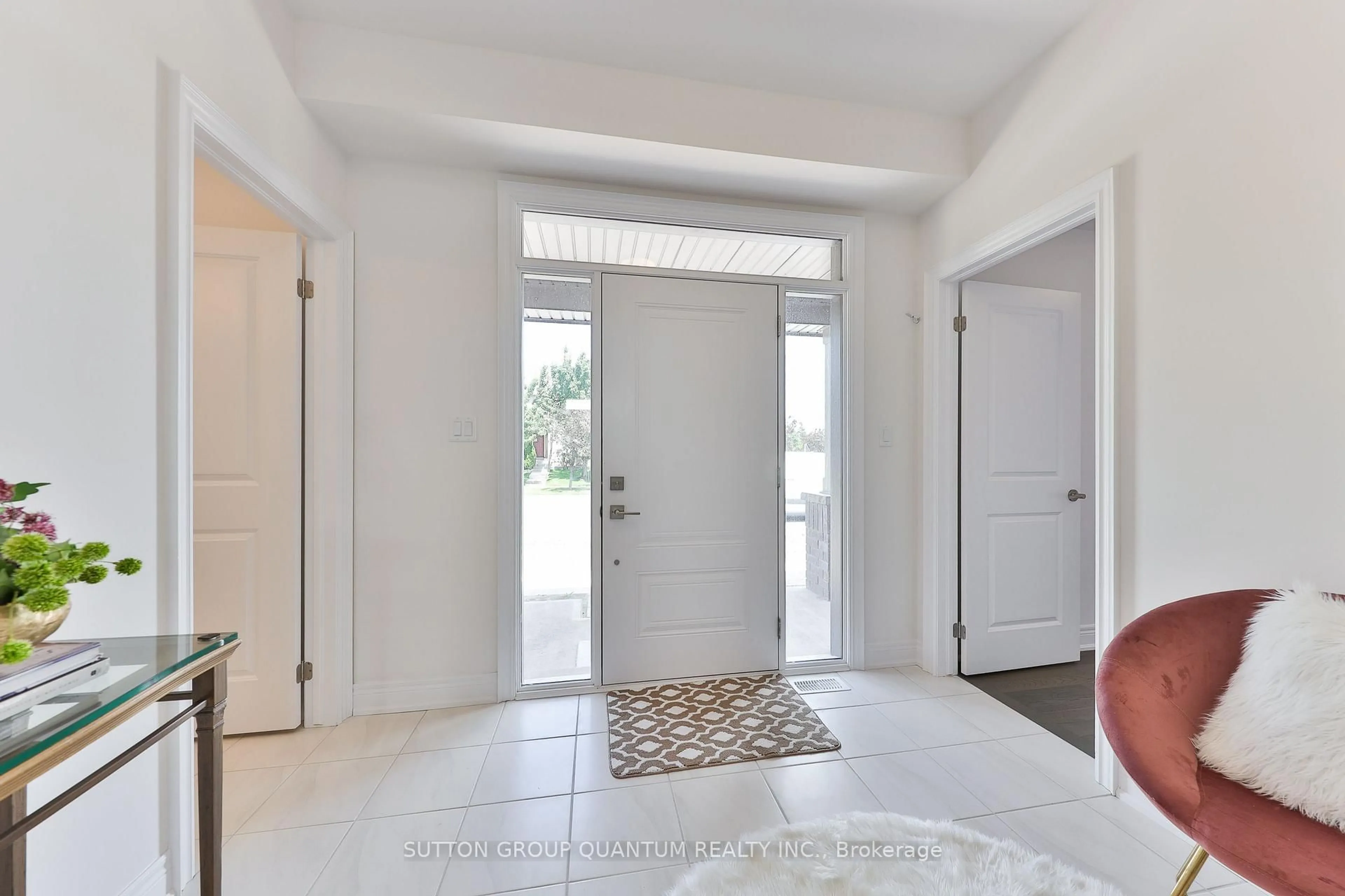 Indoor entryway for 2168 Postmaster Dr, Oakville Ontario L6M 5T1